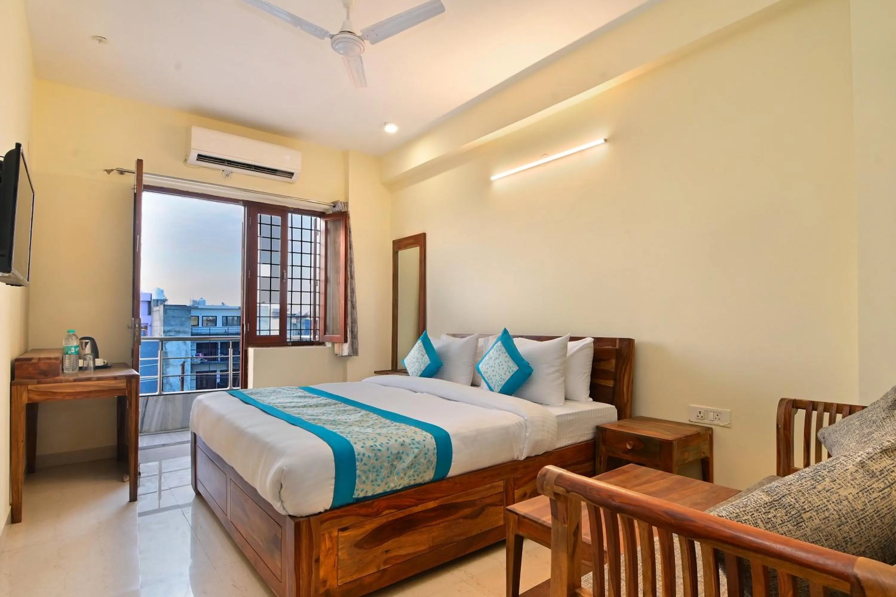 room service in Hotel The York - Couple-unfriendly hotel