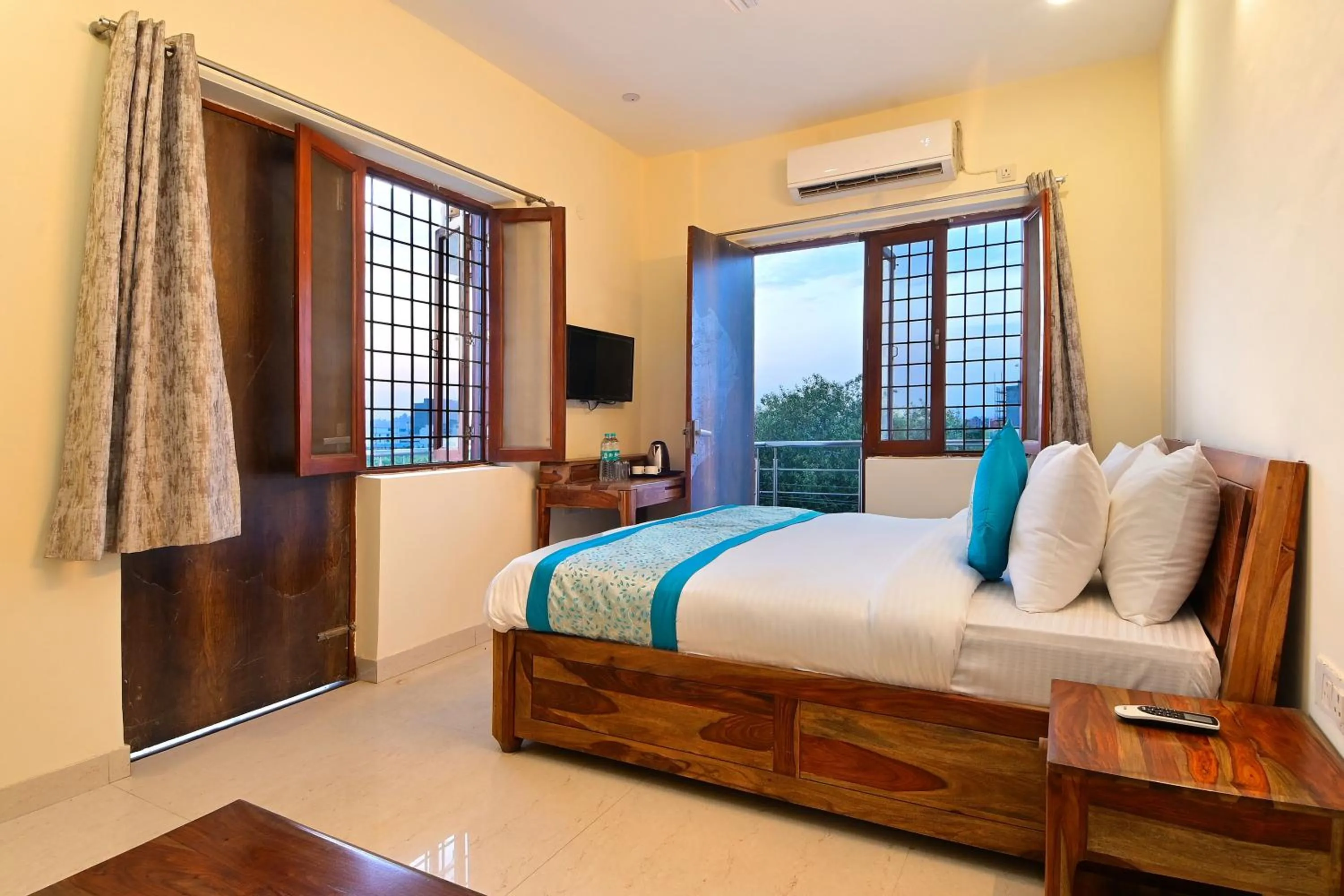 Bed in Hotel The York - Couple-unfriendly hotel