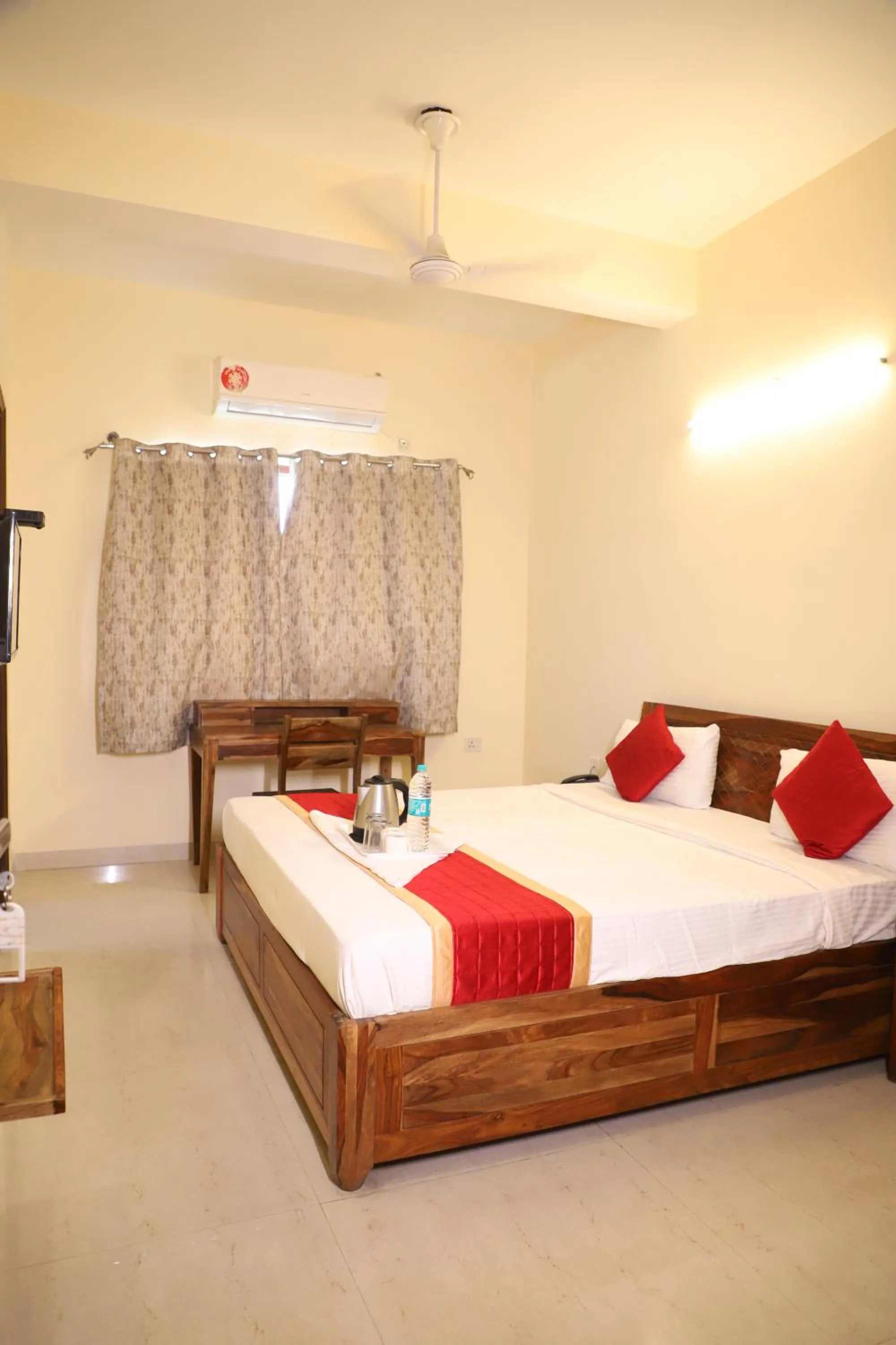 Hotel The York - Couple-unfriendly hotel