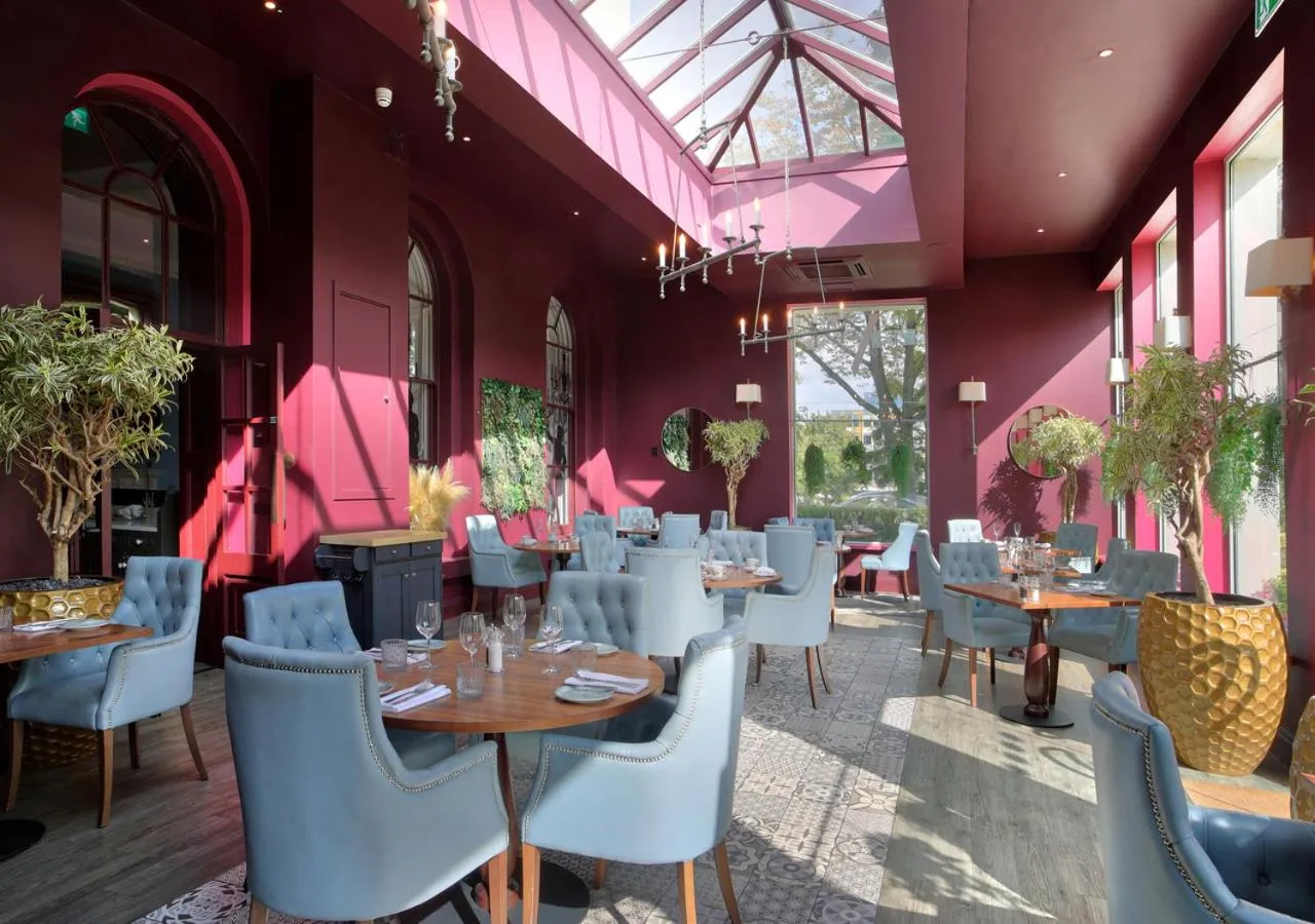 Restaurant/places to eat in Queens Hotel Cheltenham