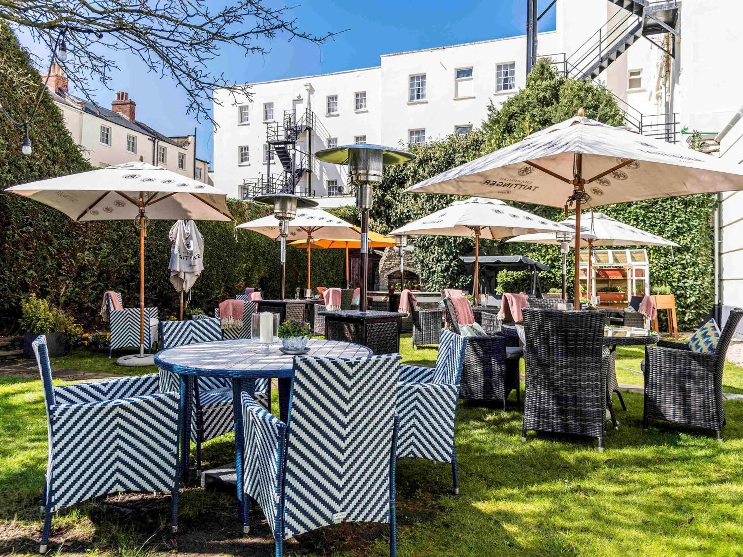 Restaurant/places to eat in Queens Hotel Cheltenham