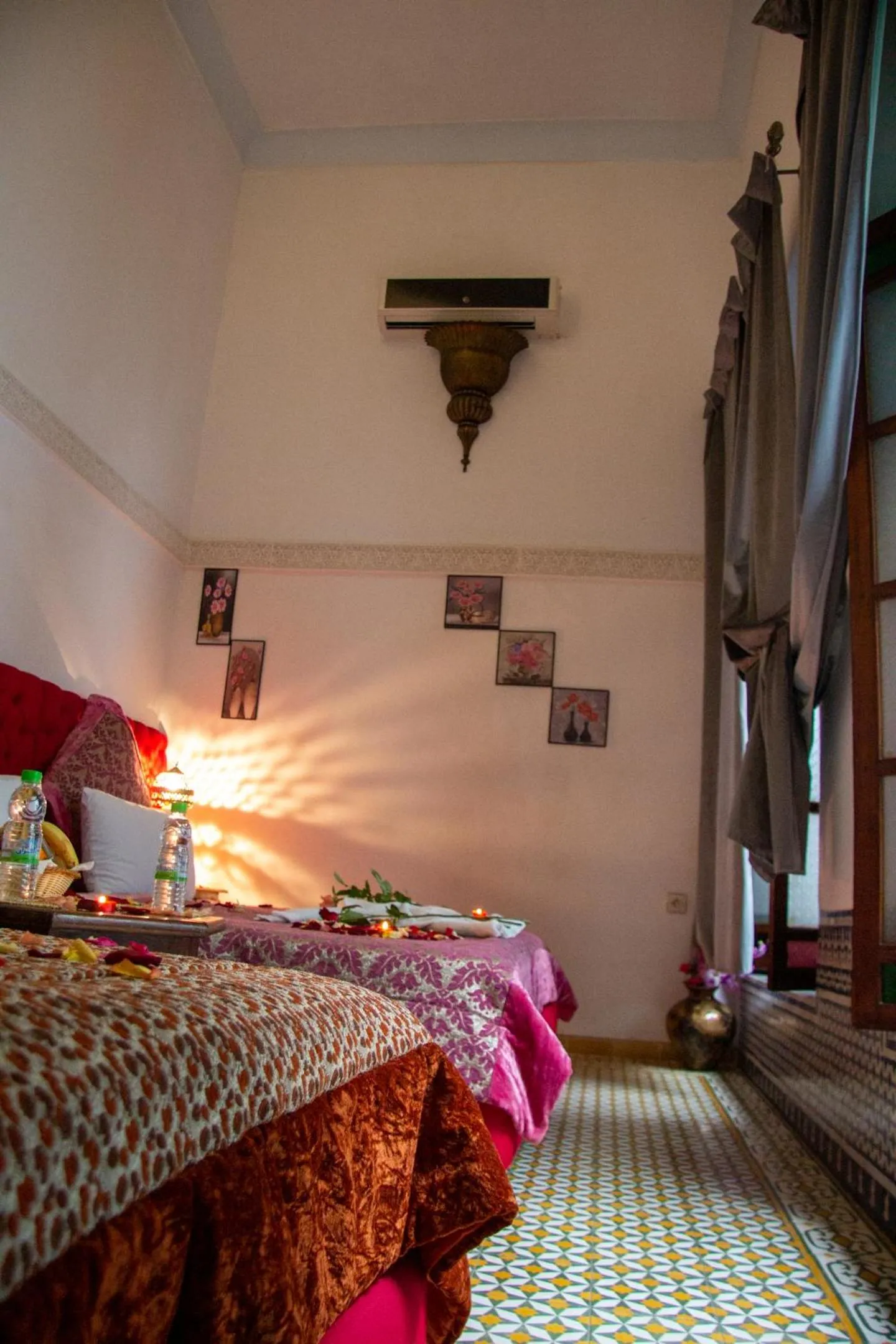Photo of the whole room, Bed in Riad Baba