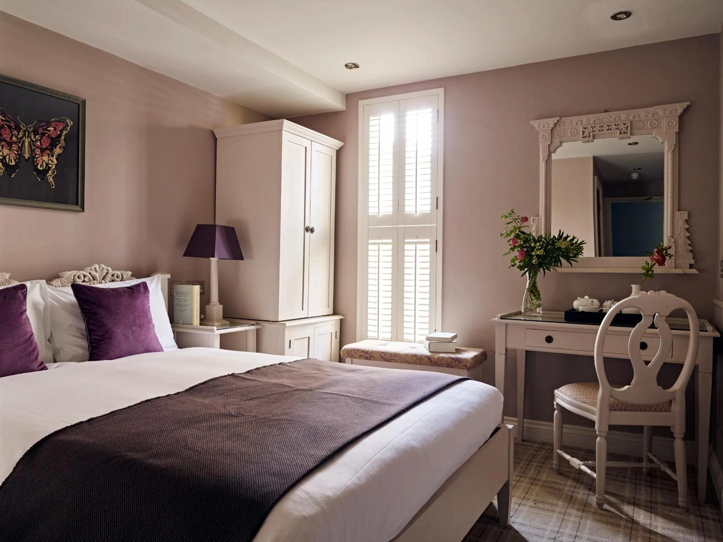 Bedroom, Bed in Cotswold Grange