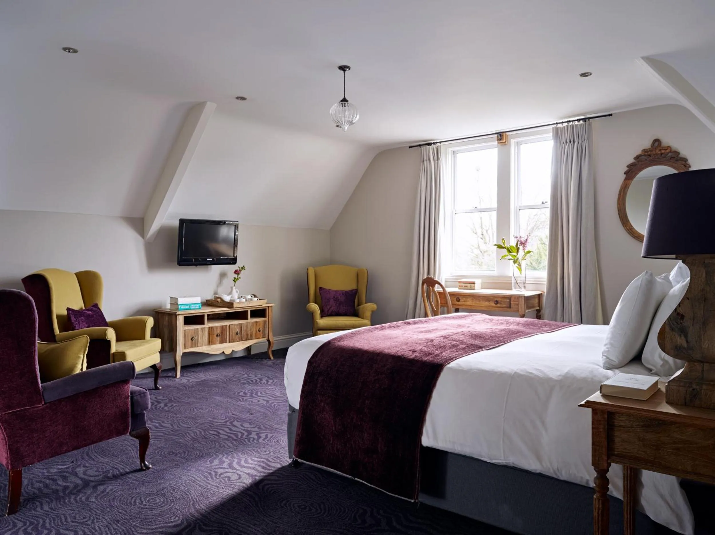 Bedroom, Bed in Cotswold Grange