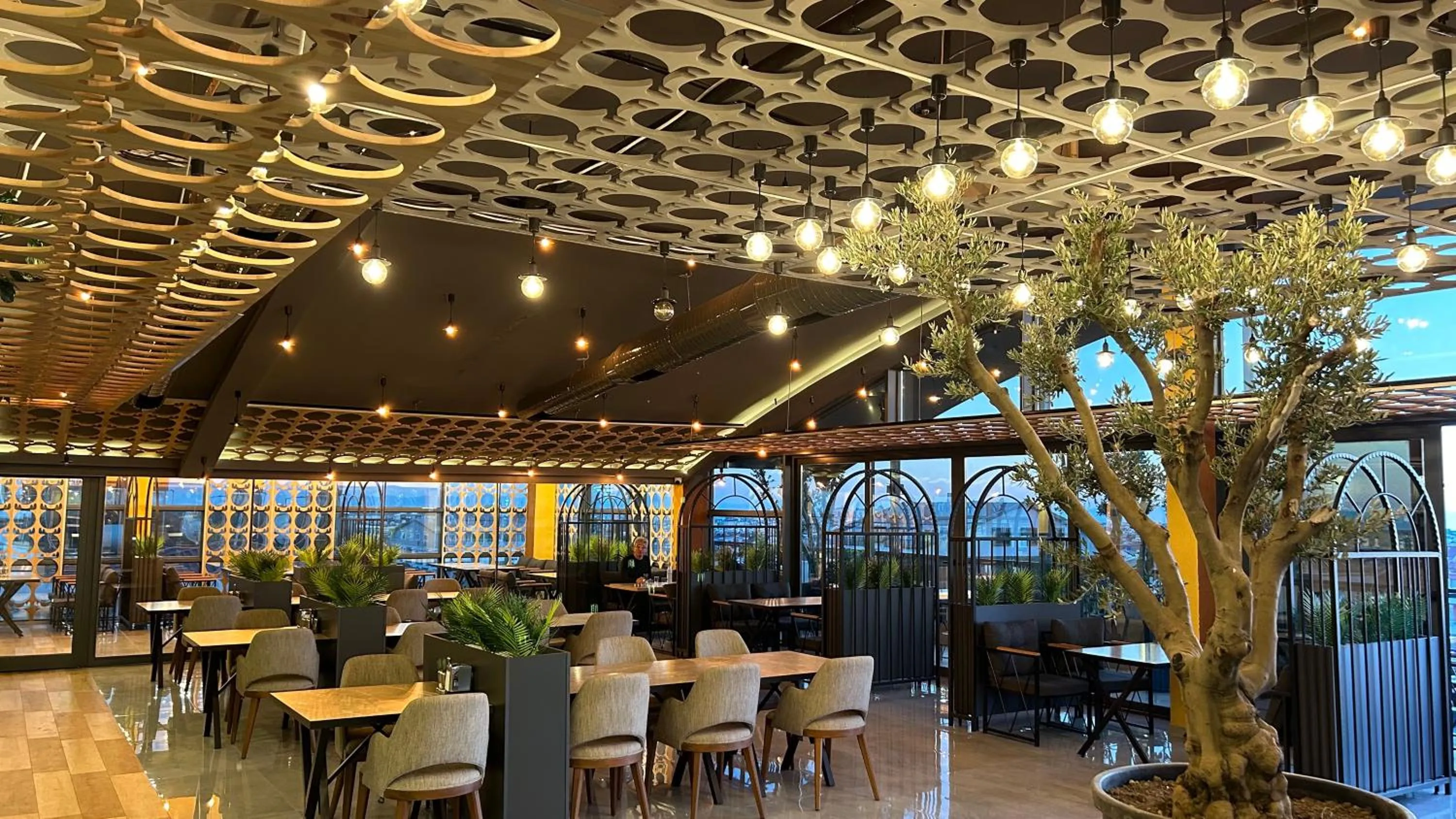 Restaurant/places to eat in 01 Nova Otel