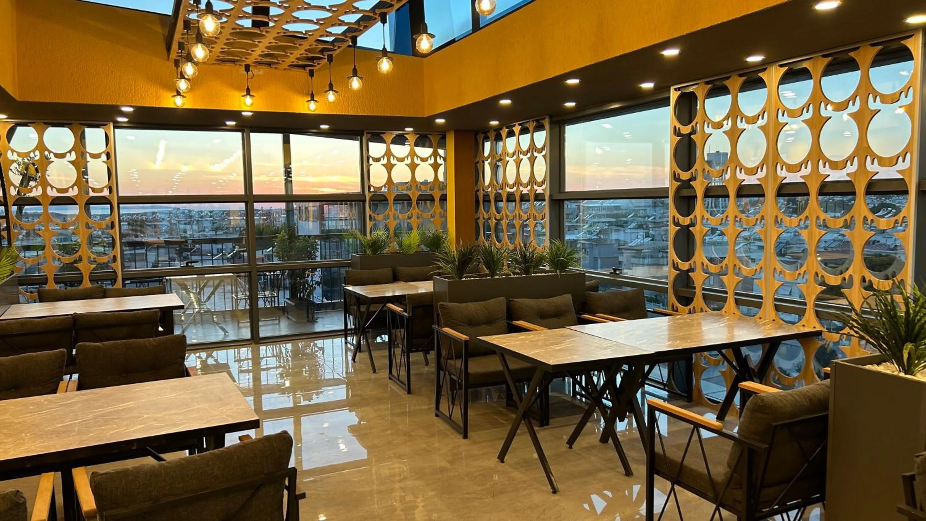 Restaurant/places to eat in 01 Nova Otel