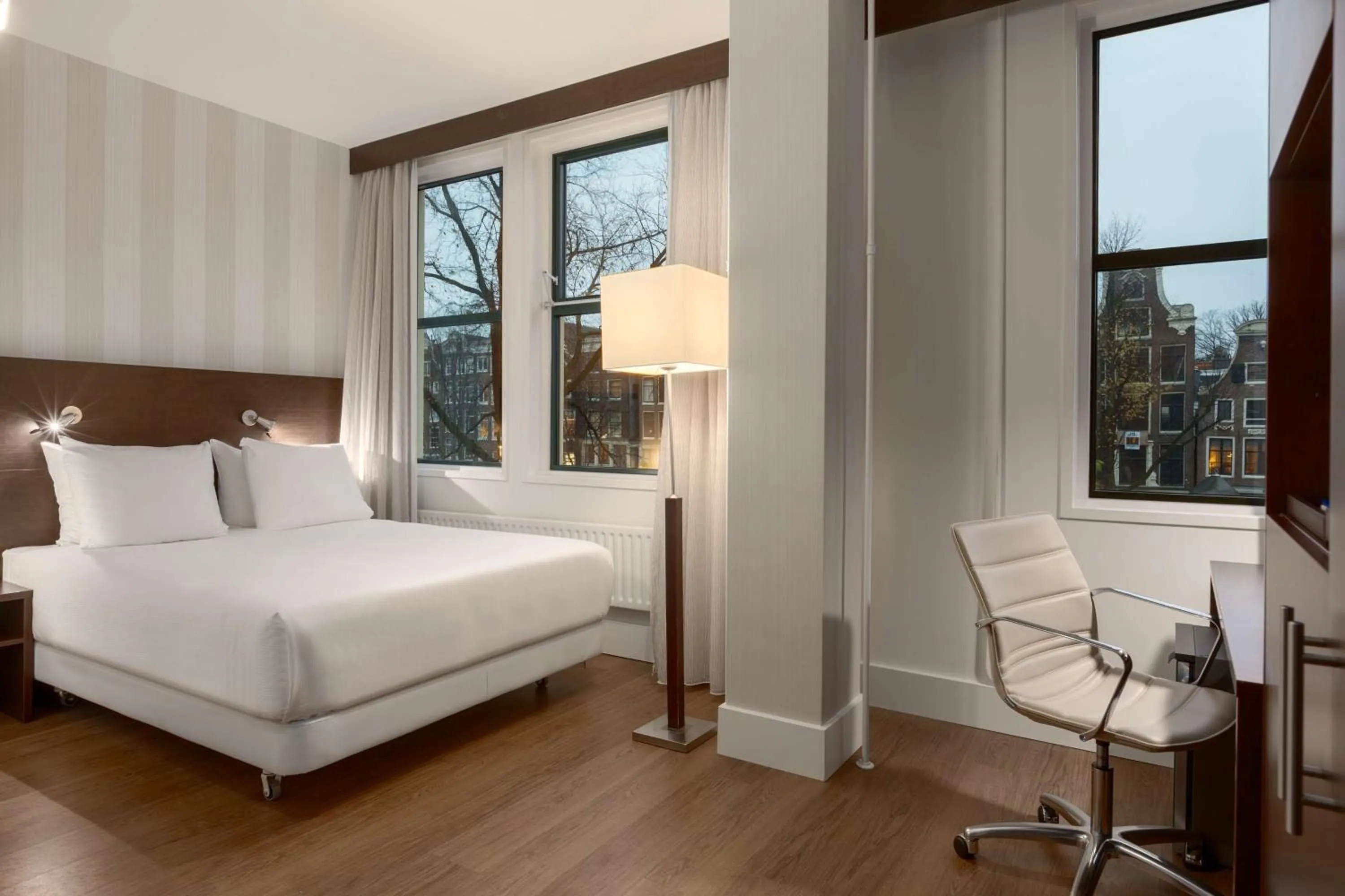 Superior Double or Twin Room in NH City Centre Amsterdam