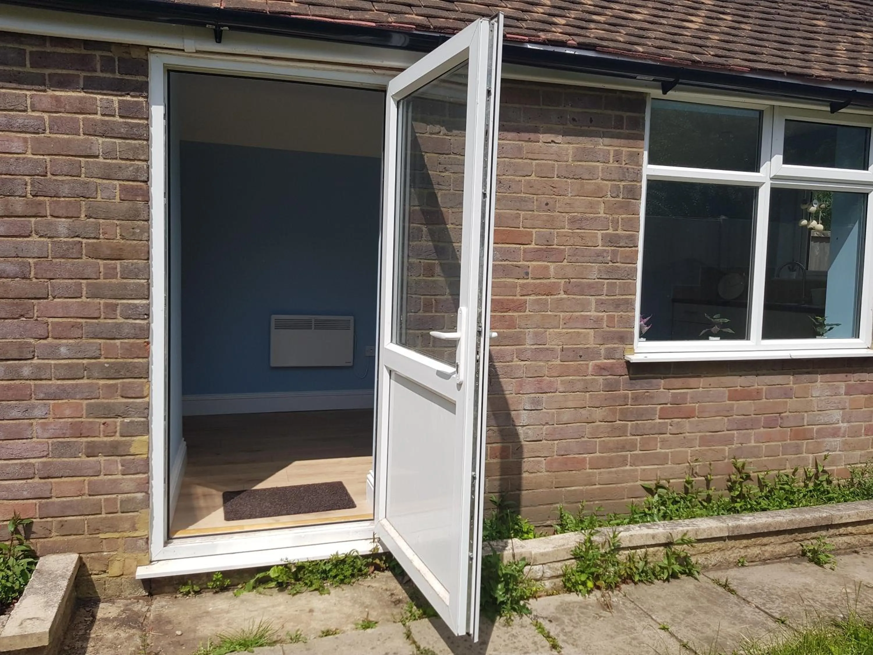 Property building in Cosy Studio Luton