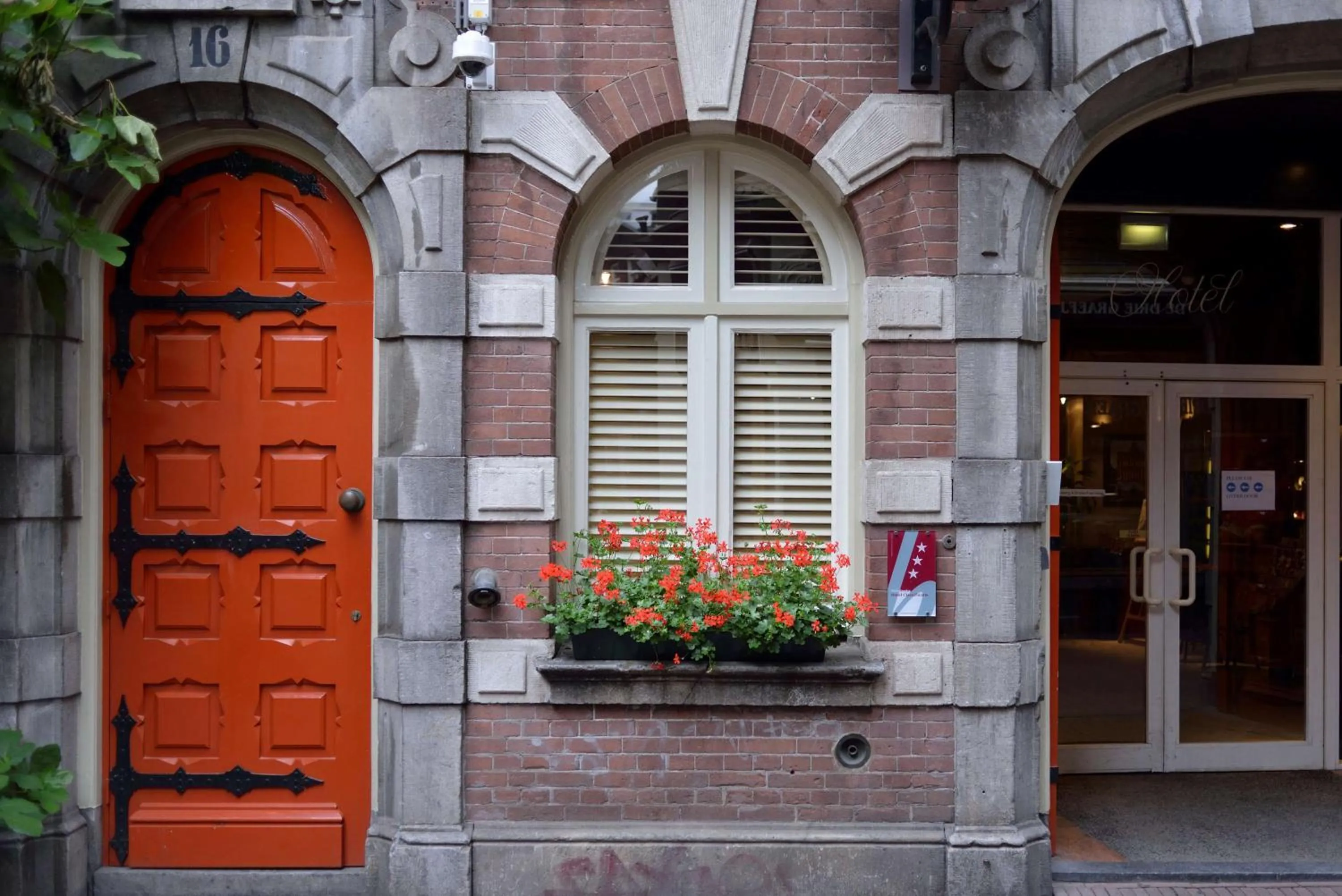 Property building in Best Western Dam Square Inn
