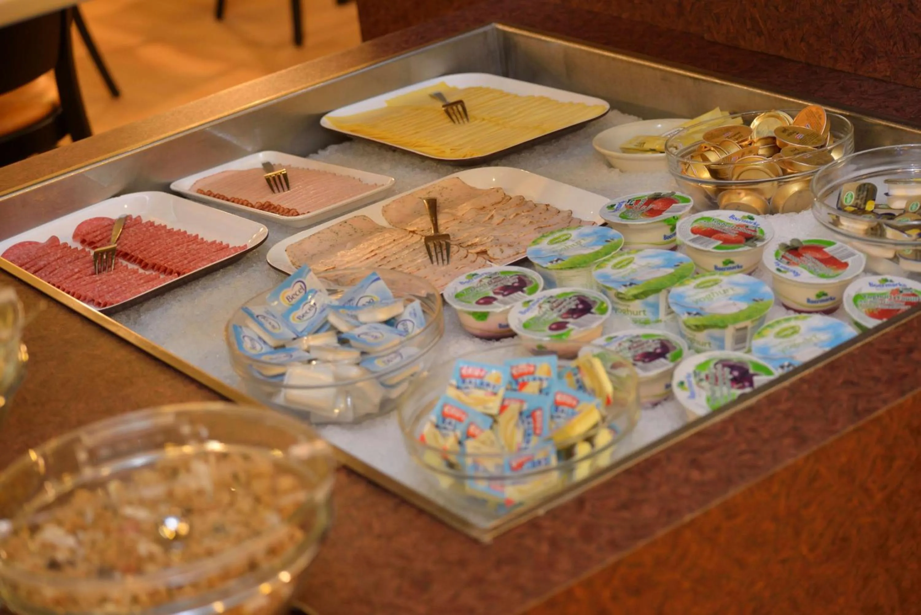 Restaurant/places to eat in Best Western Dam Square Inn