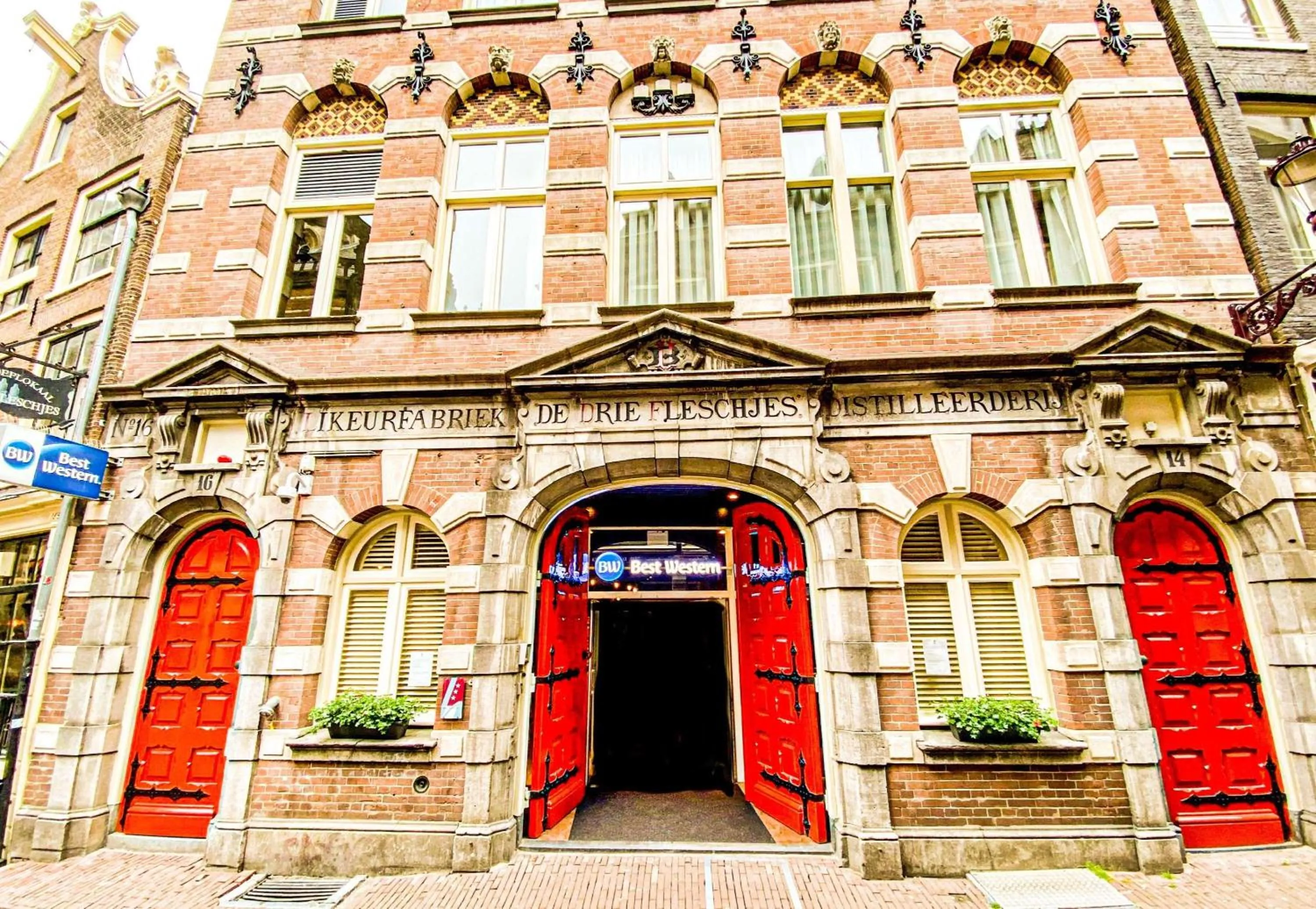 Property building in Best Western Dam Square Inn