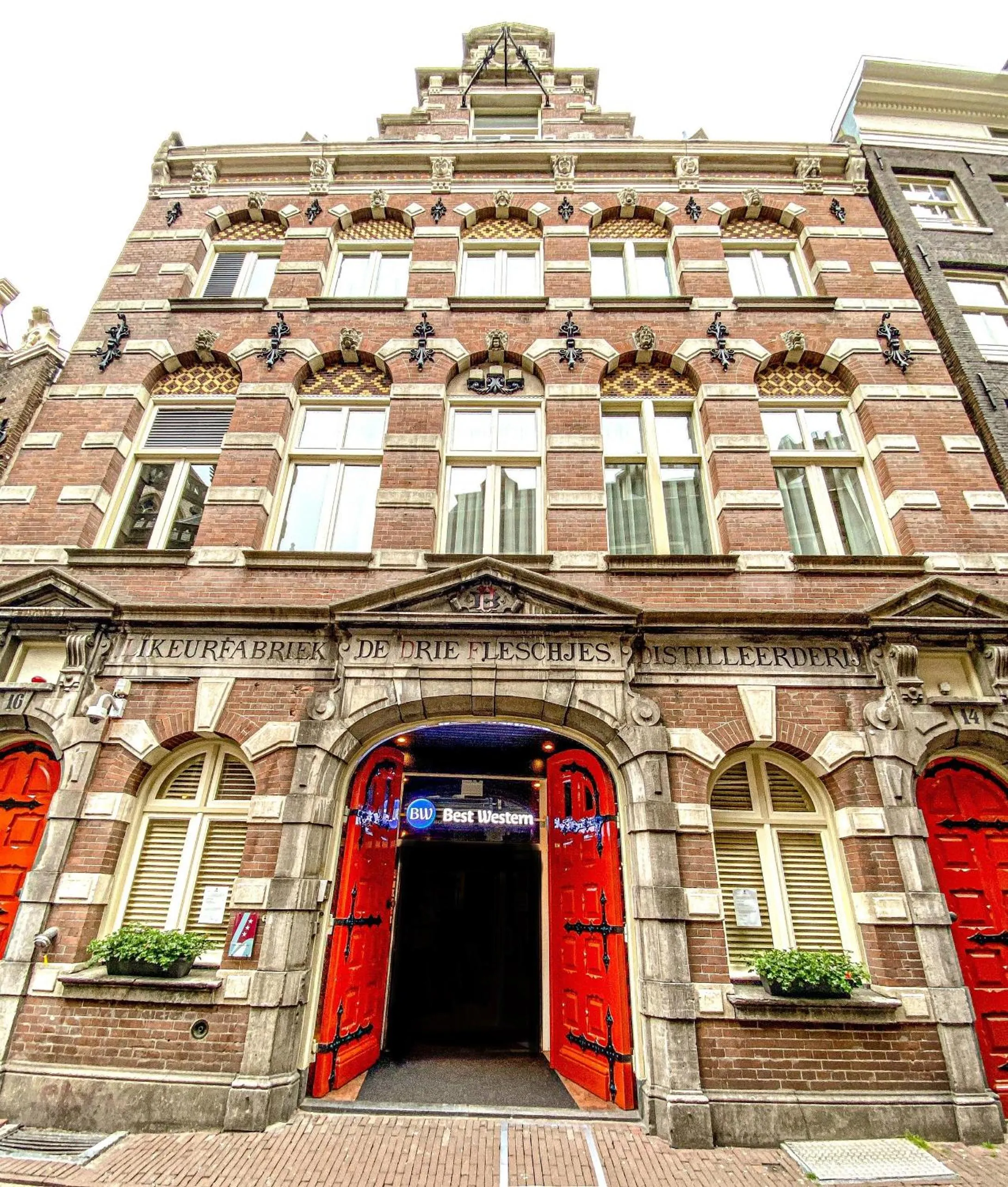 Property building in Best Western Dam Square Inn