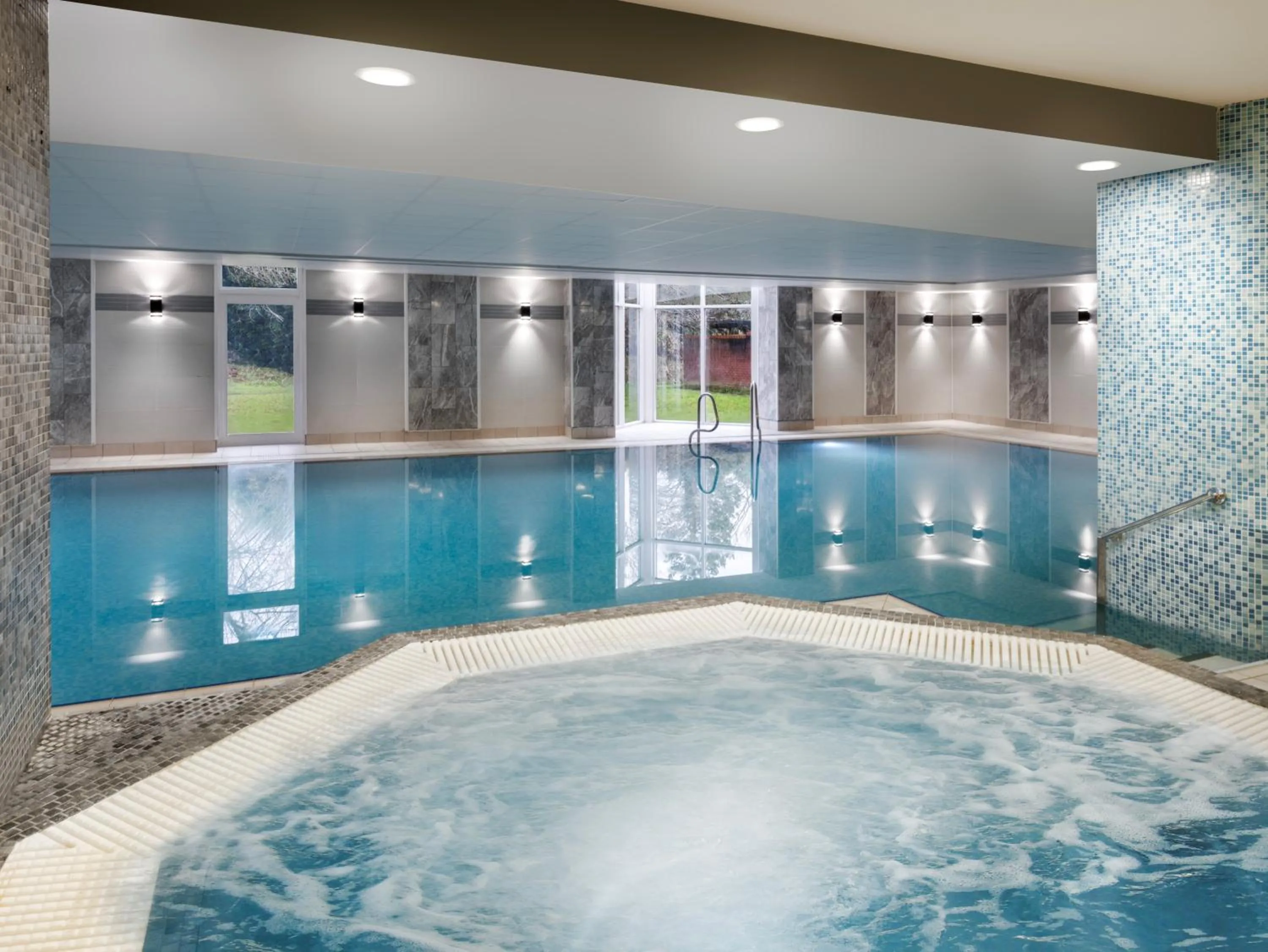 Swimming pool in Cheltenham Chase Hotel & Spa