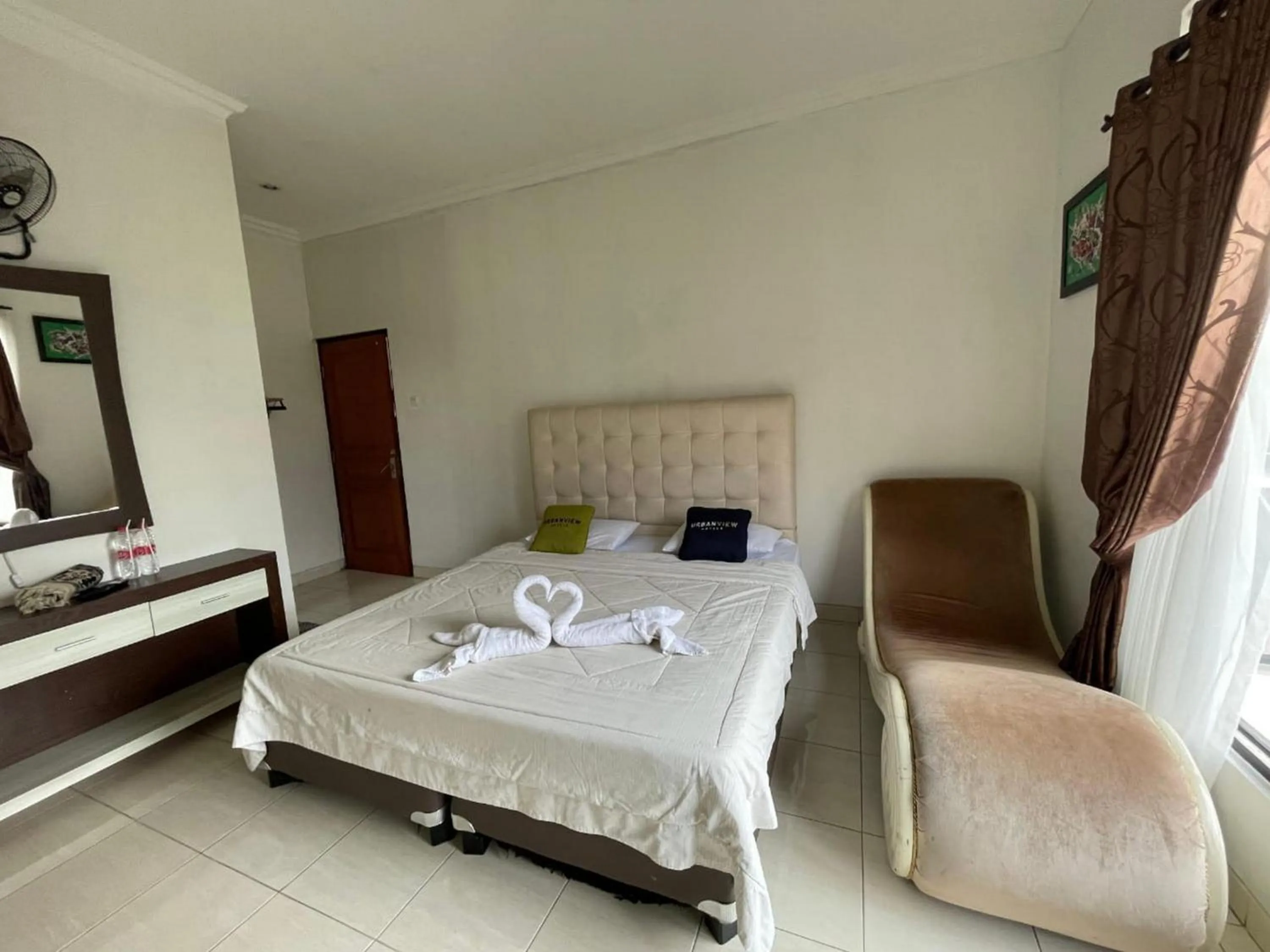 Bedroom, Bed in Urbanview Resort Syariah Khansa Cisarua Puncak by RedDoorz
