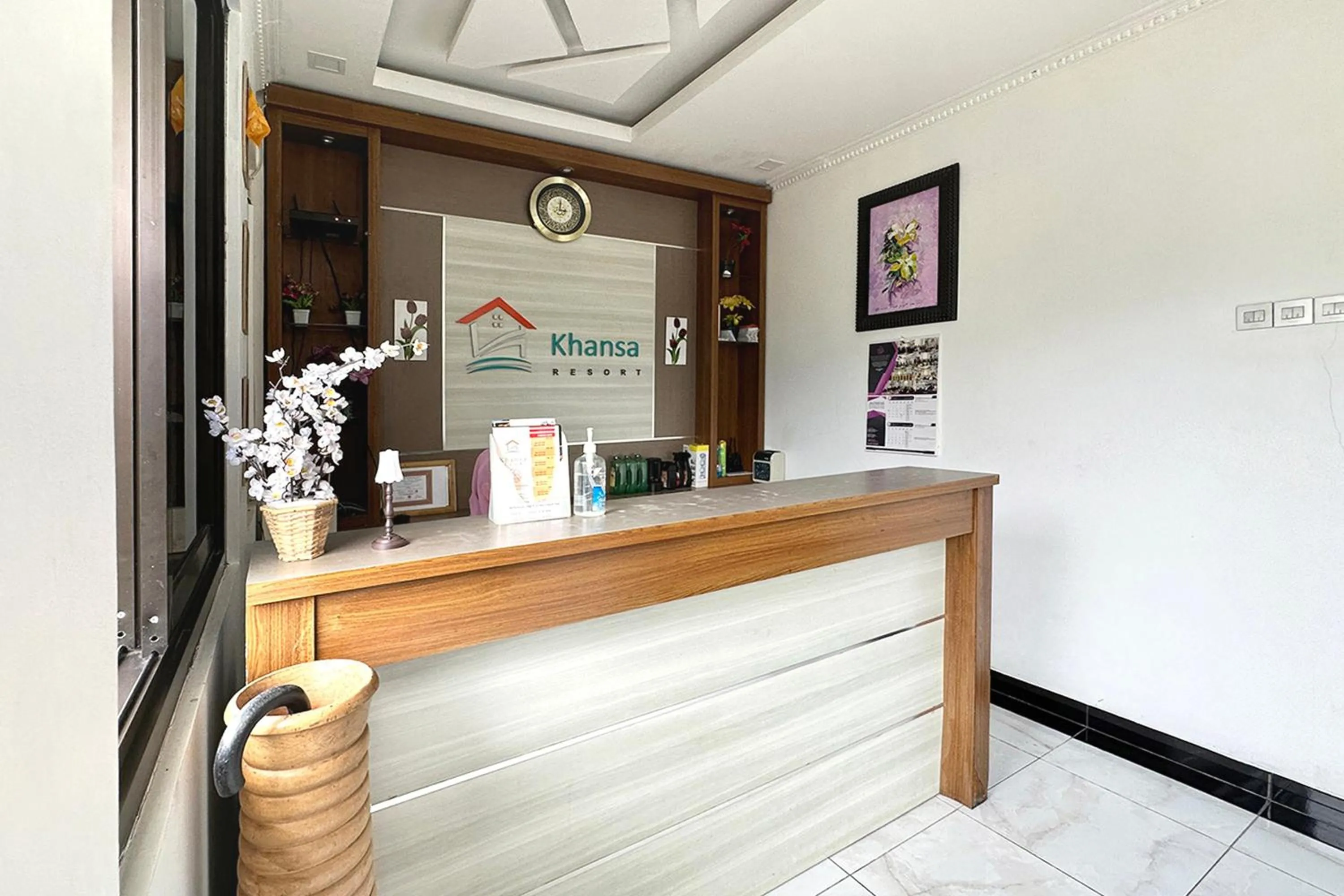 Lobby or reception in Urbanview Resort Syariah Khansa Cisarua Puncak by RedDoorz