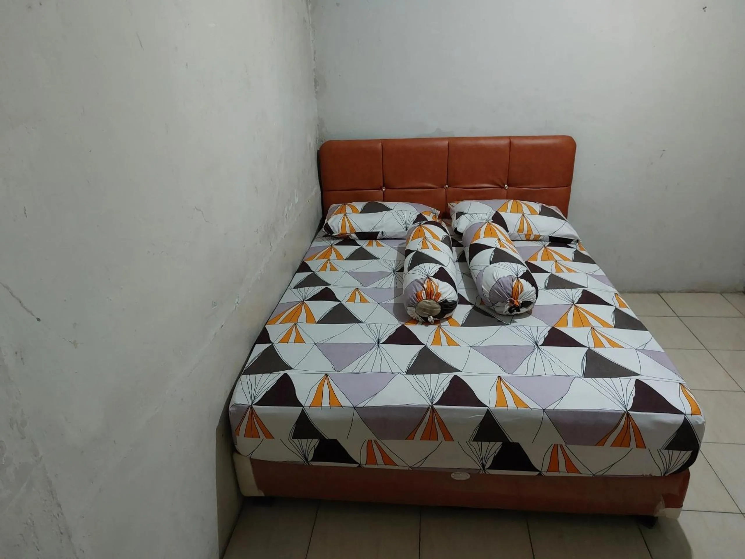Bedroom, Bed in SPOT ON 92777 Leheran Homestay