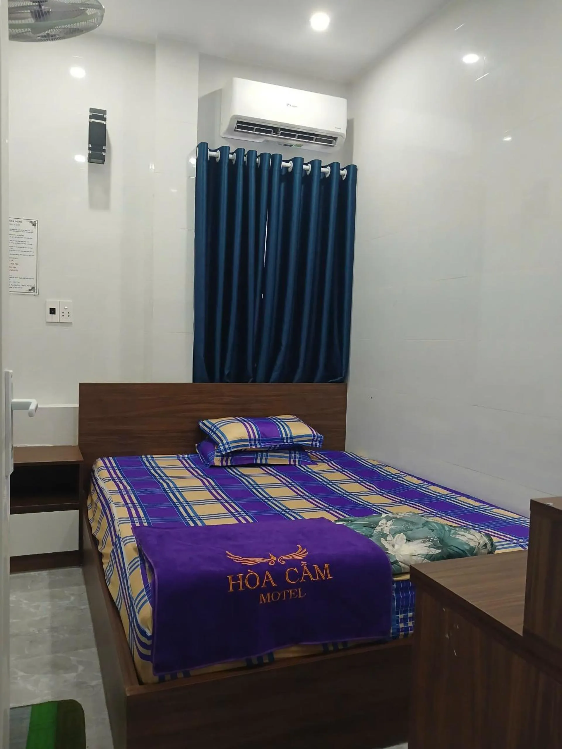 Bed in SPOT ON 1188 Motel Hoa Cam