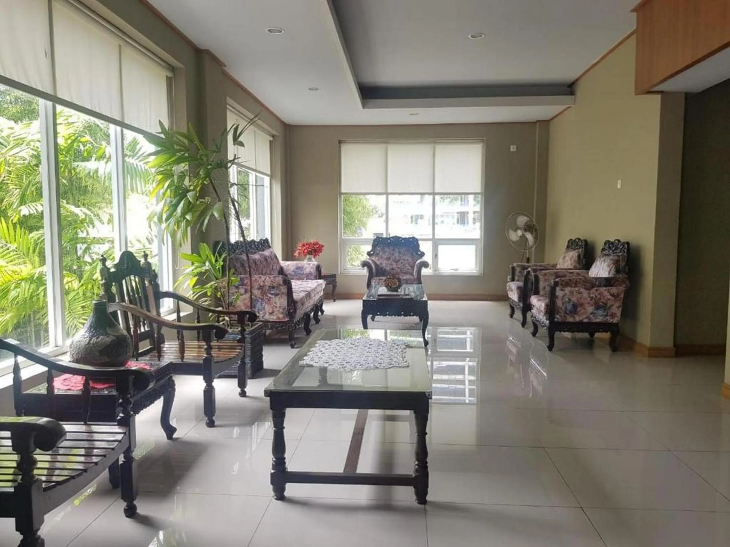 Lobby or reception in Hotel O Rumah Massagena Syariah Near Gedung Olahraga Enrekang