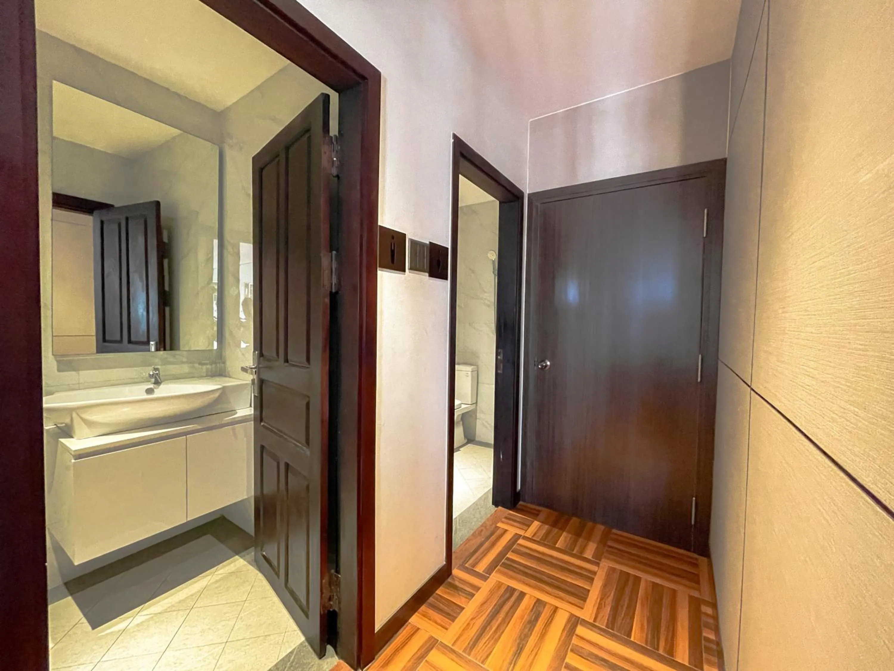 Toilet in Riverside Hotel