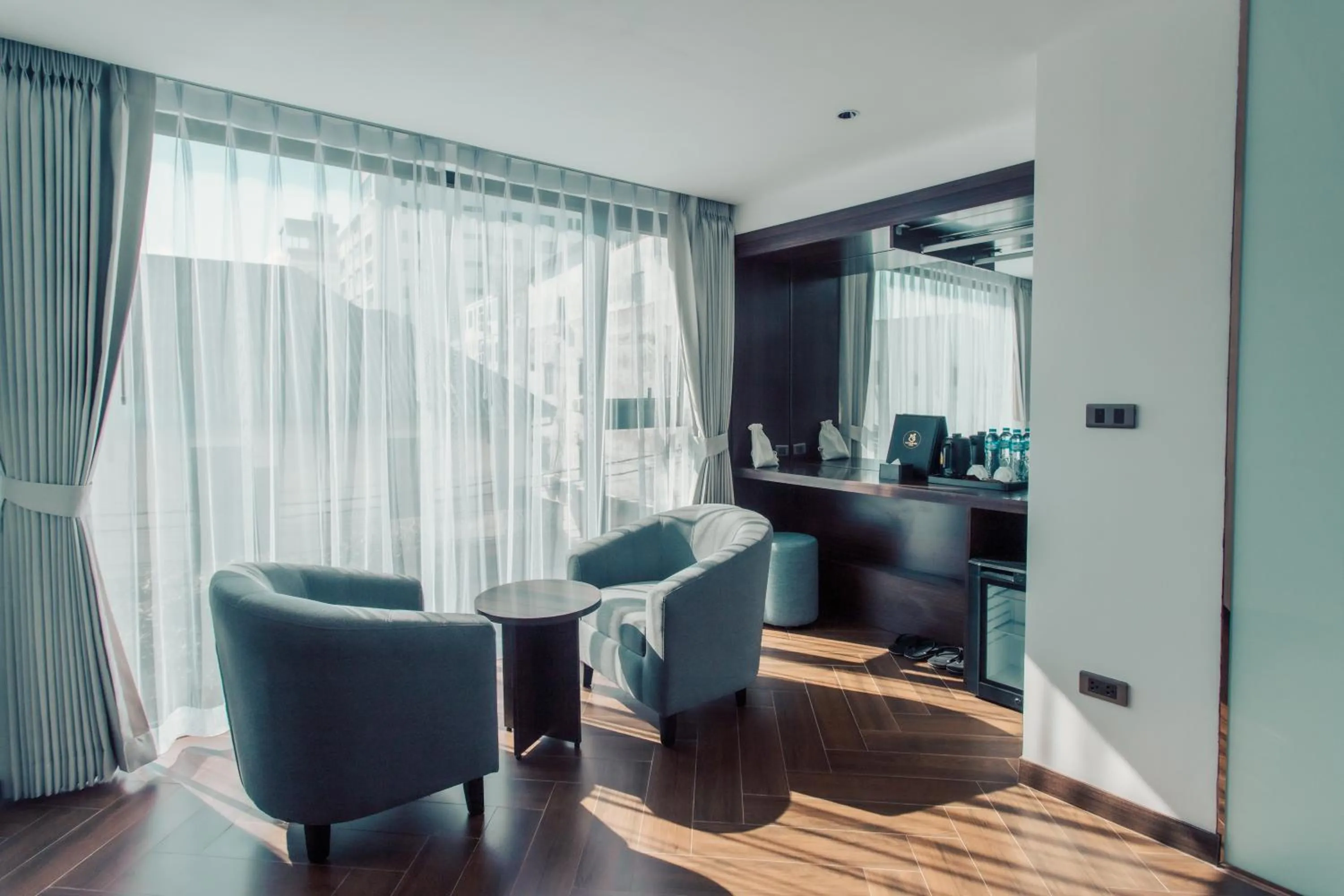 Living room in Riverside Hotel