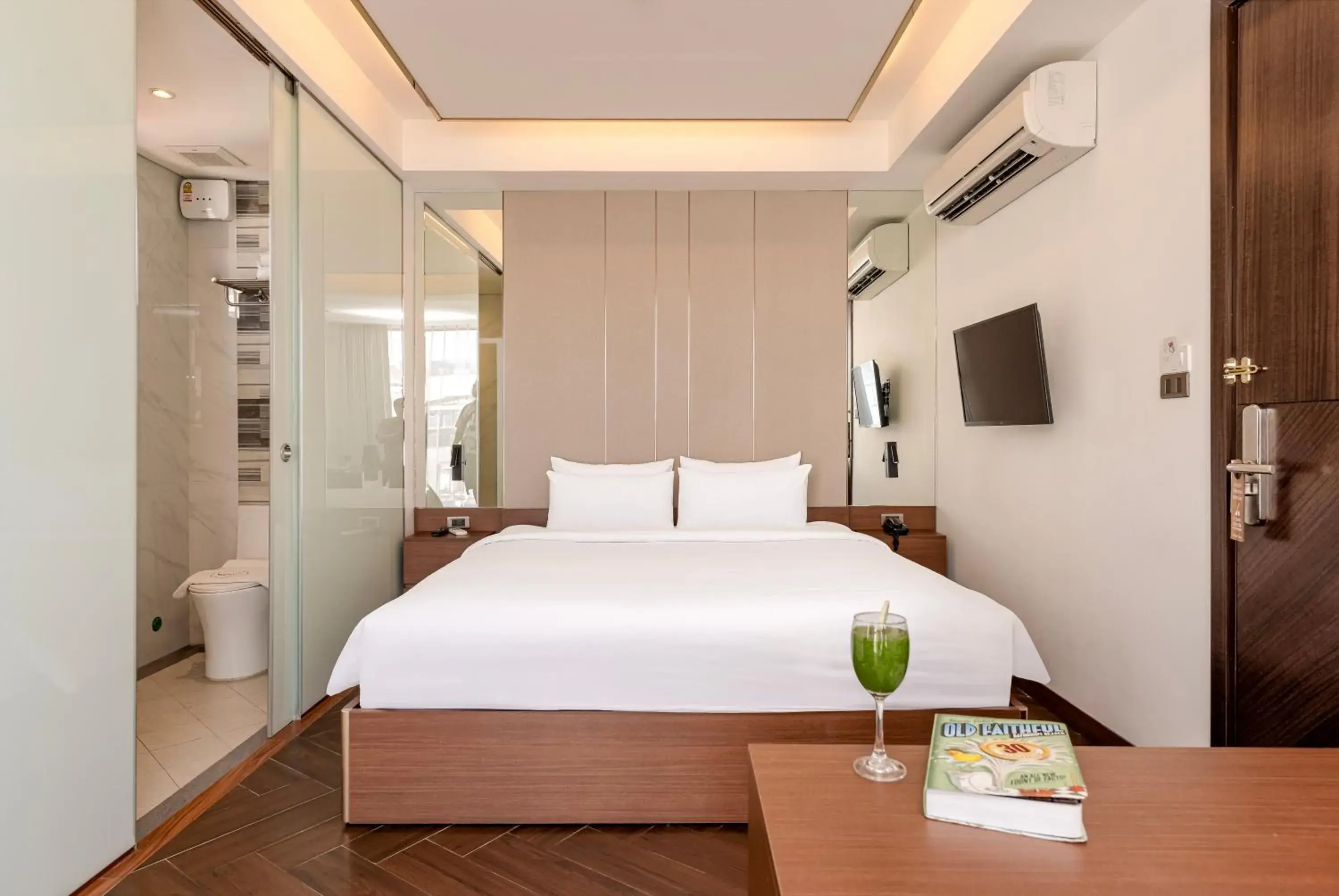 Deluxe Double Room in Riverside Hotel Deluxe Double Room in Riverside Hotel