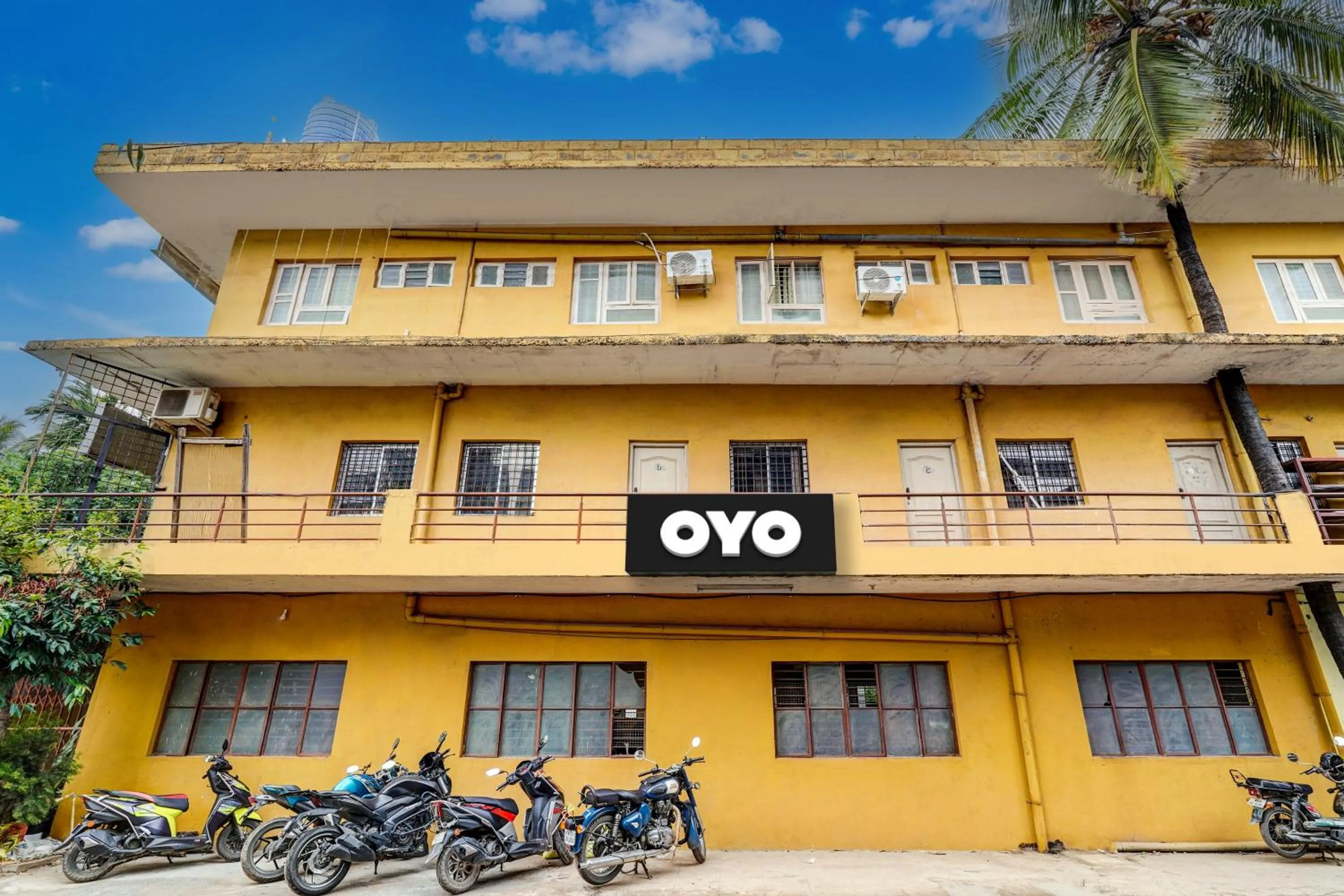 Facade/entrance in Collection O Druvi Corporate Hotel