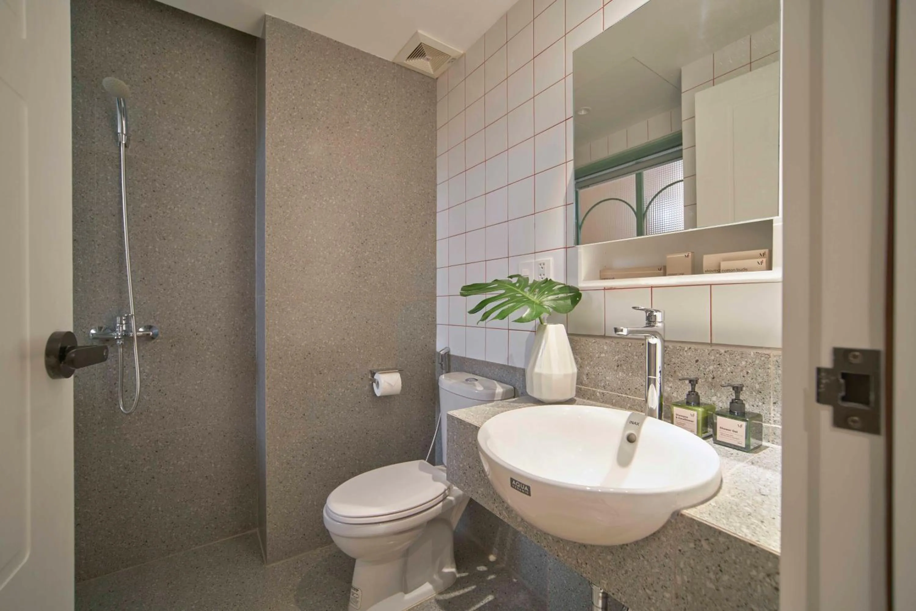 Toilet in Express by M Village Phạm Ngũ Lão