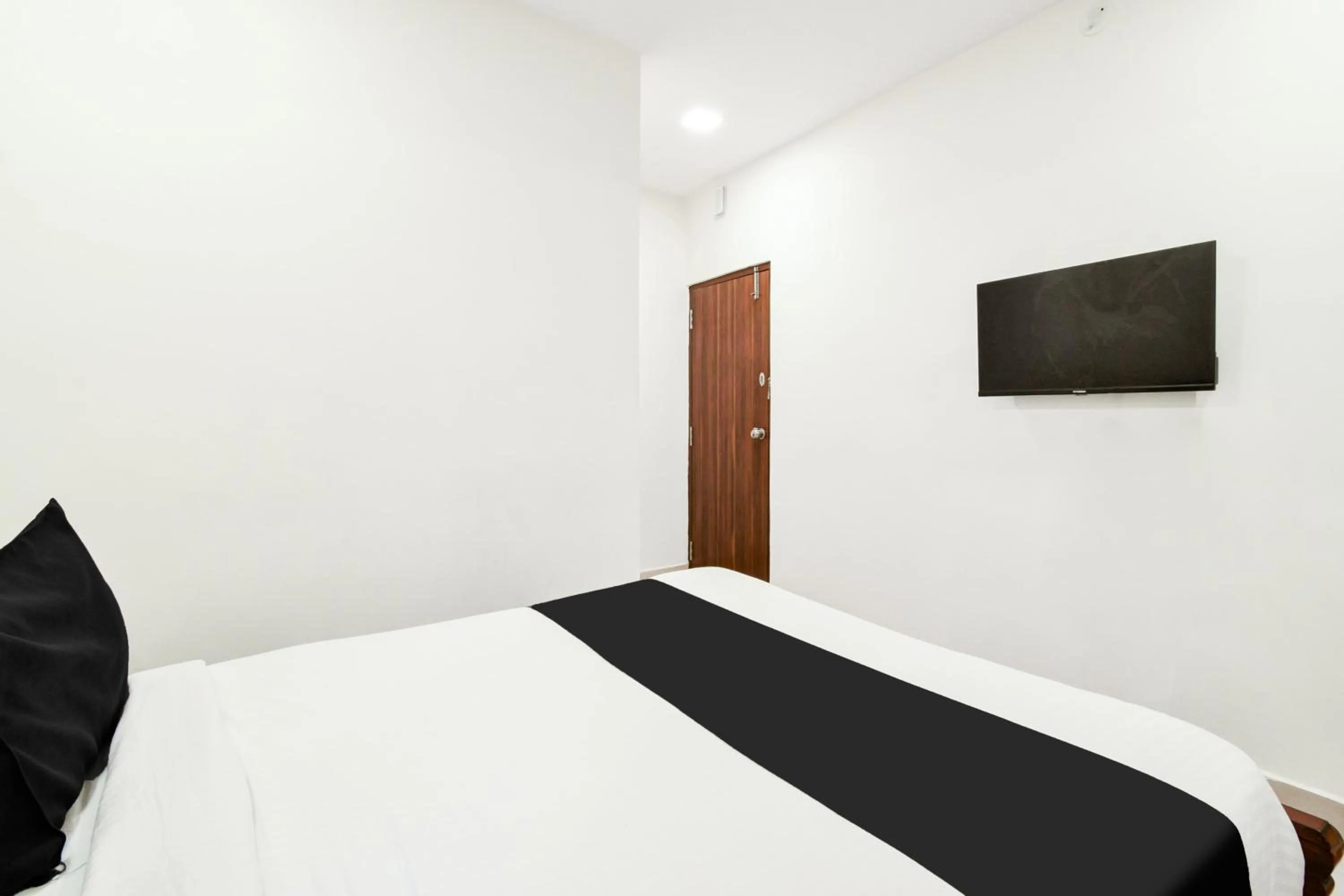 Bedroom, Bed in Super Collection O Madhapur