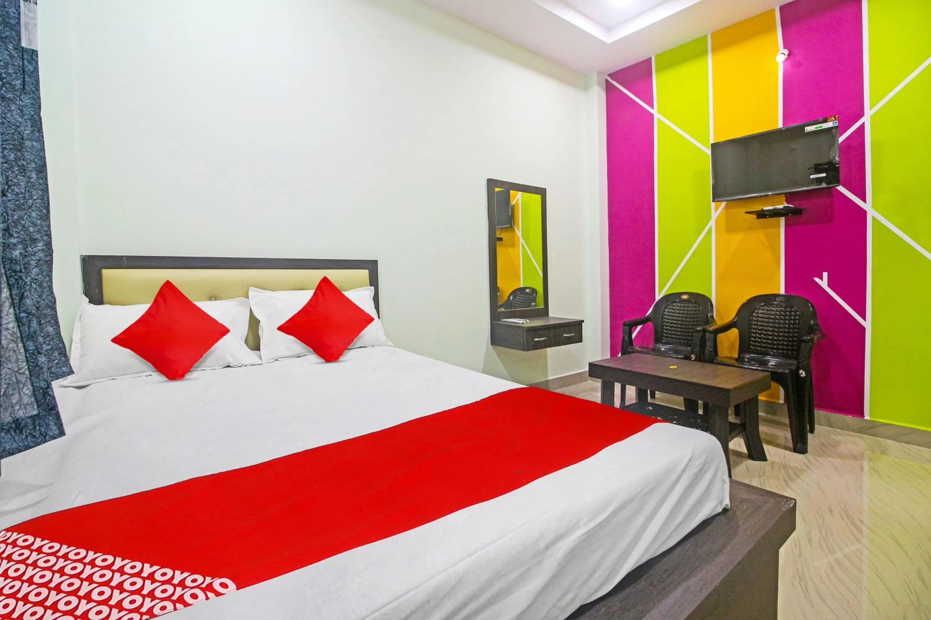 Bedroom, Bed in OYO Flagship Hotel Mh31