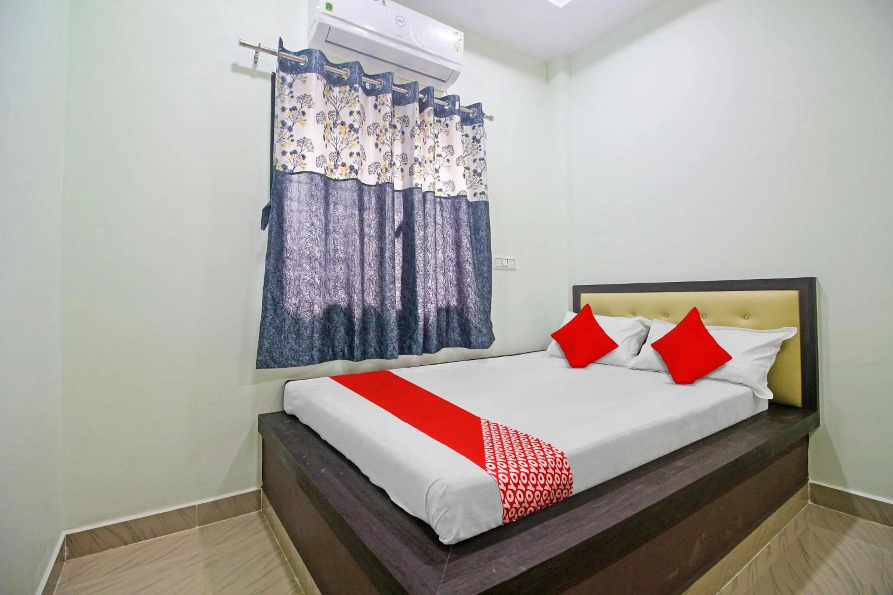 Bedroom, Bed in OYO Flagship Hotel Mh31