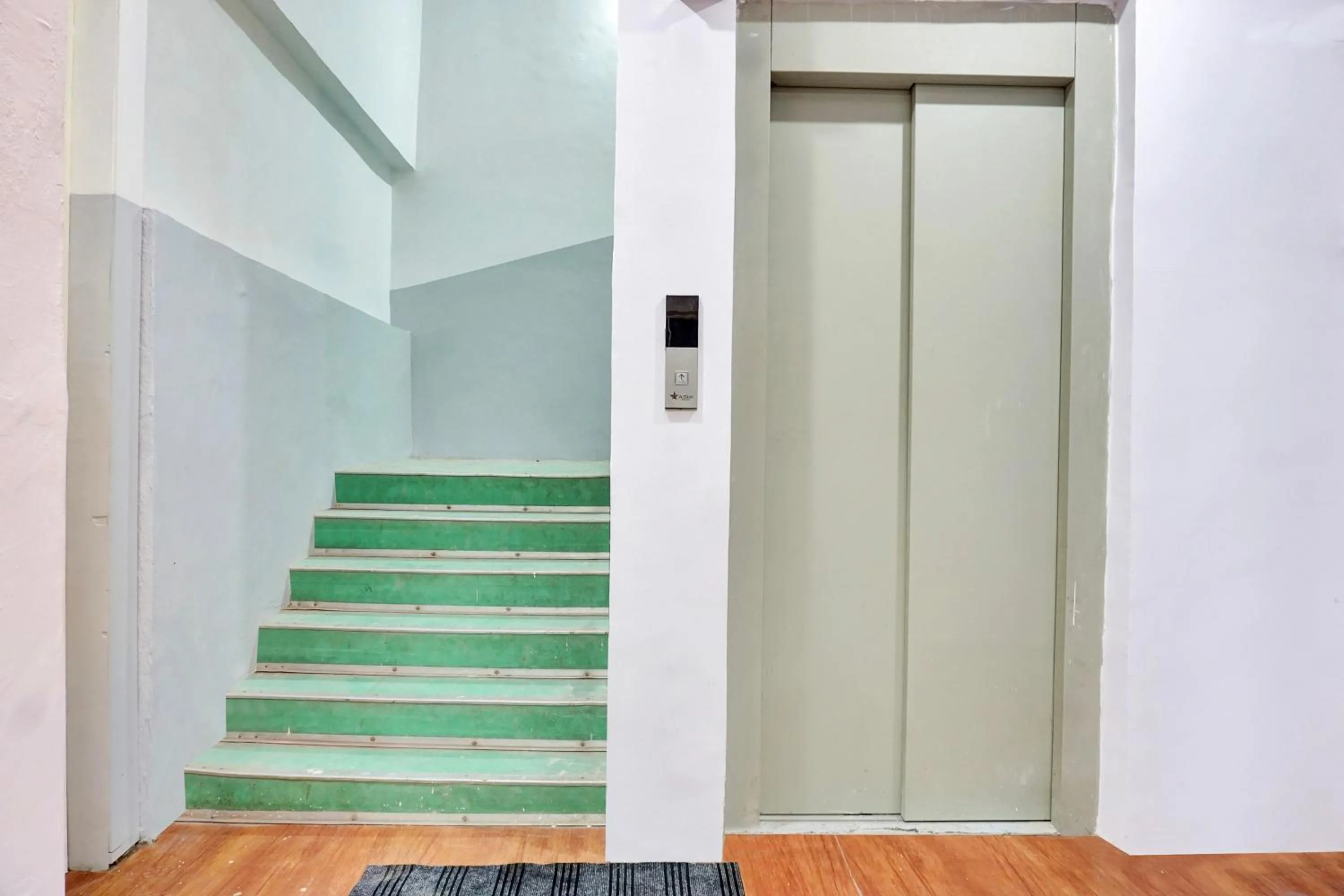 Facade/entrance in Hotel O Aru Sai