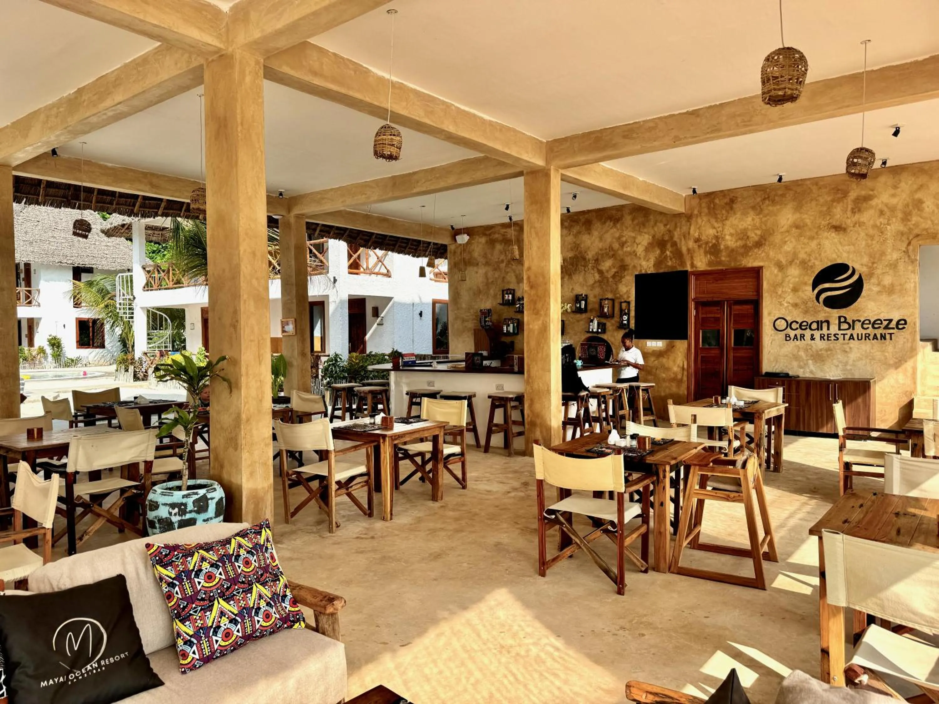 Restaurant/places to eat in Mayai Ocean Resort