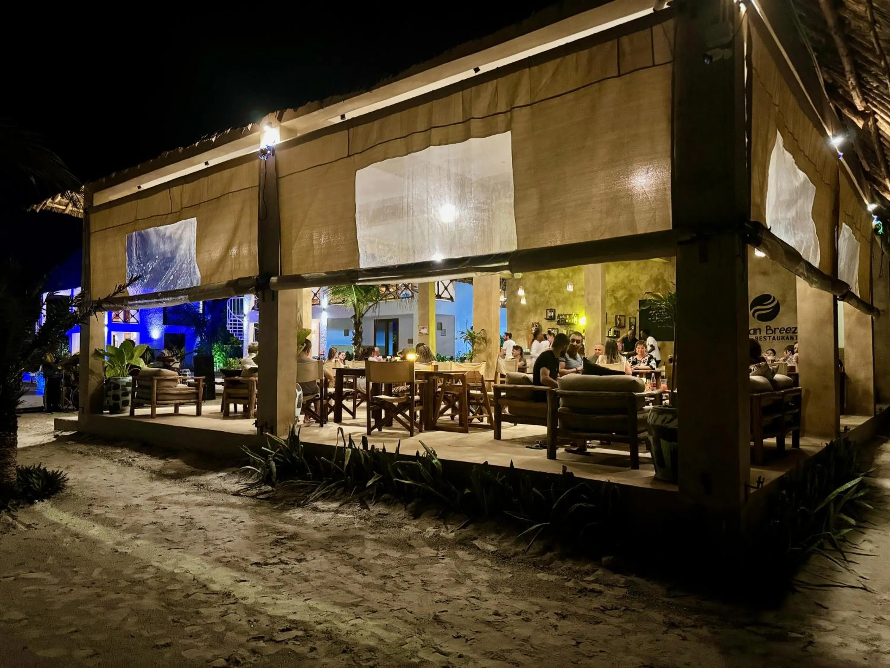 Restaurant/places to eat in Mayai Ocean Resort