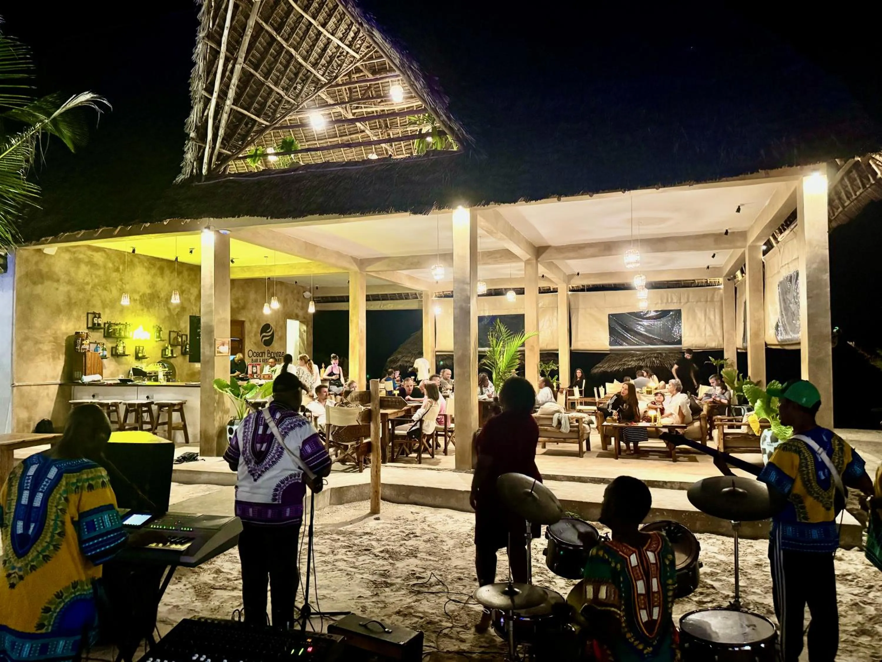 Restaurant/places to eat in Mayai Ocean Resort