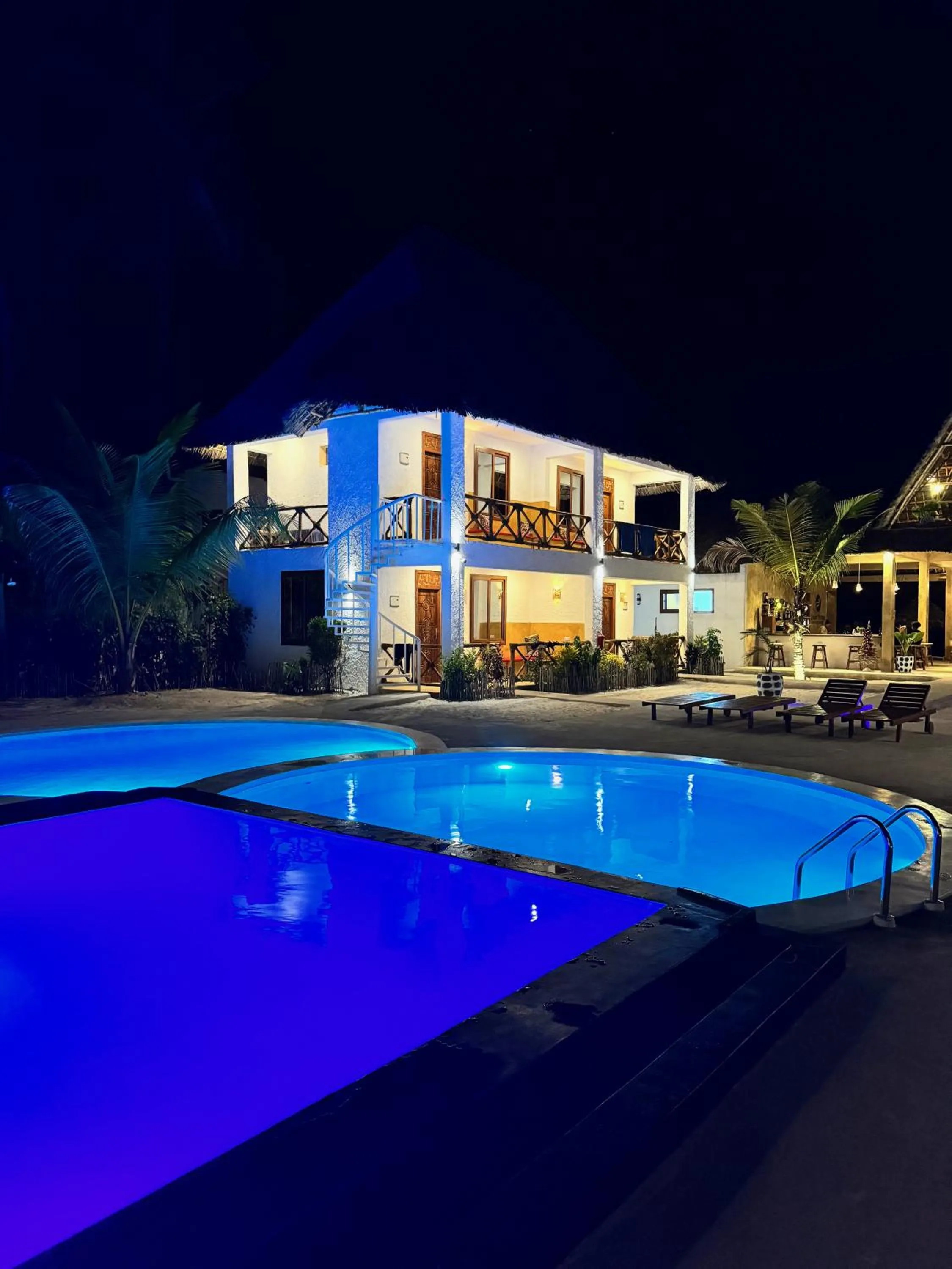 Swimming pool in Mayai Ocean Resort