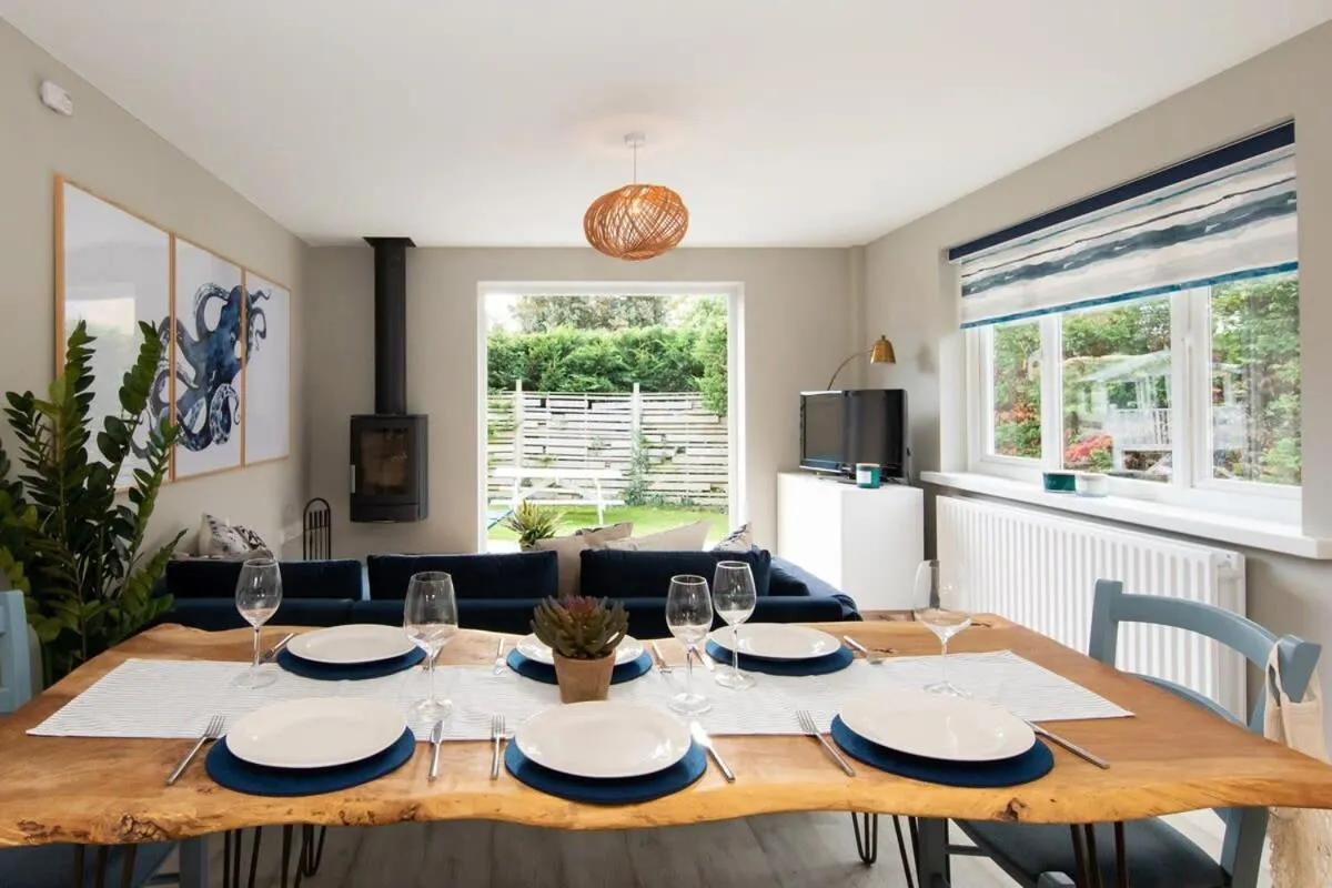 Bosham 3 BR Beach House with Garden & Playhouse