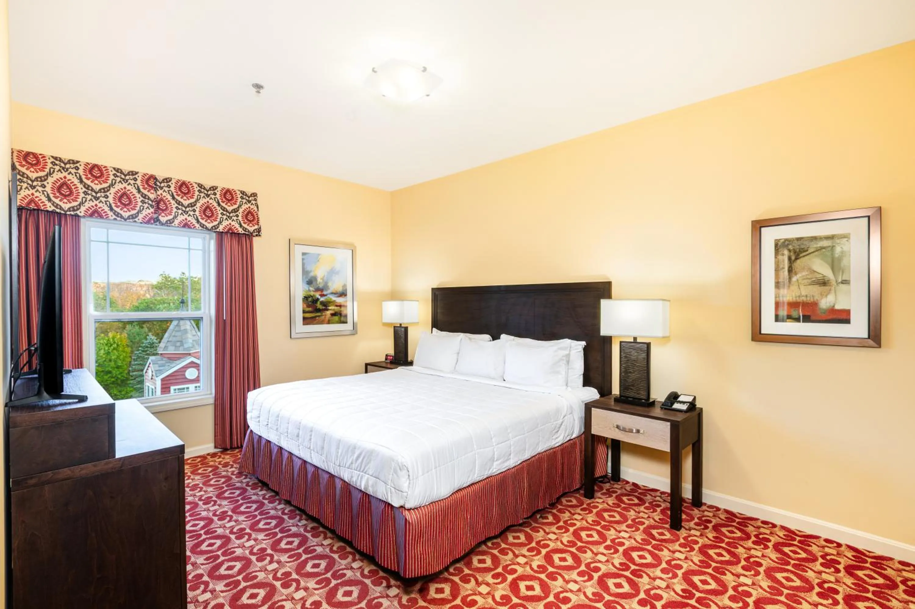 Bedroom, Bed in Berkshire Mountain Lodge