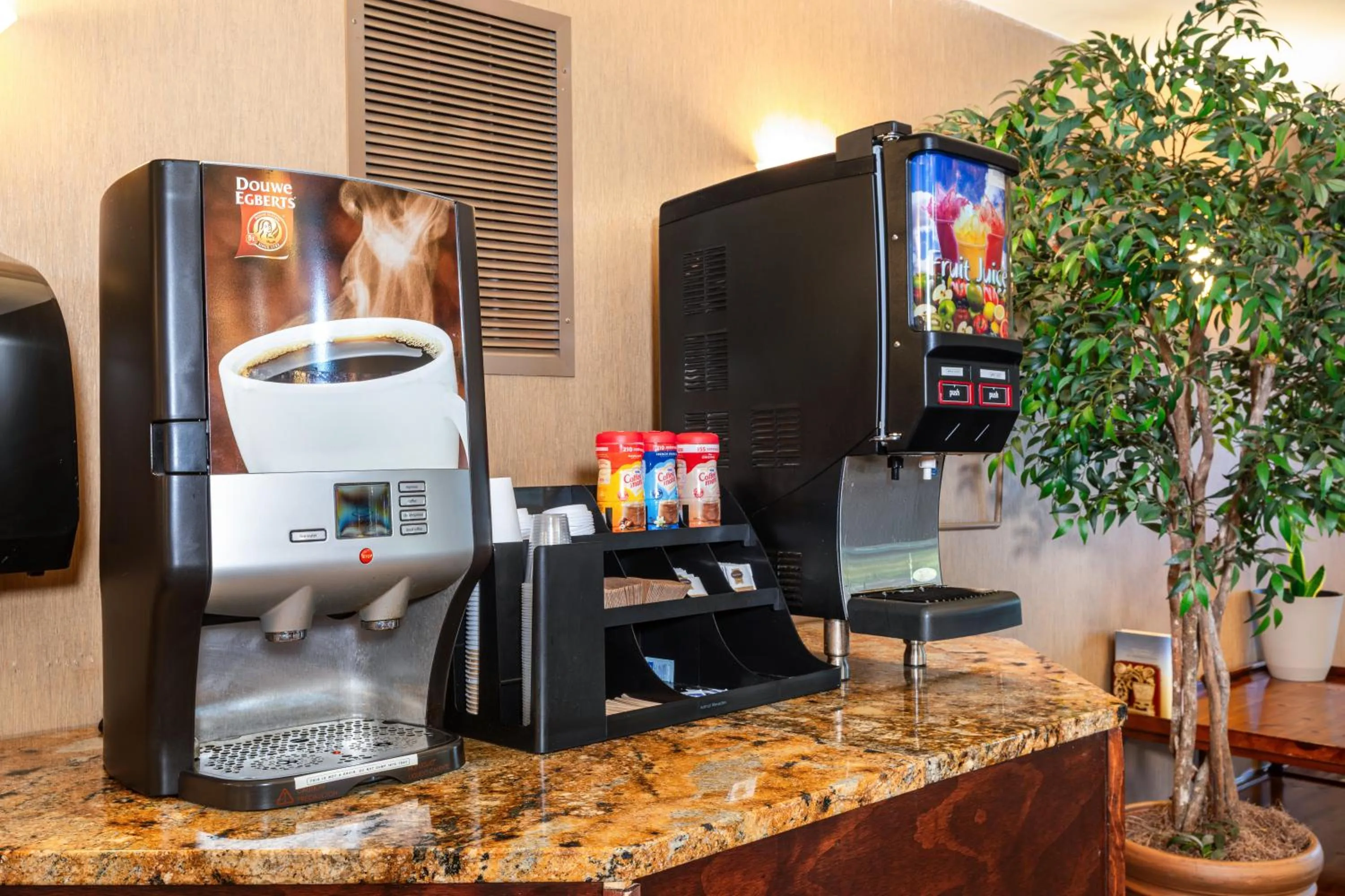 Coffee/tea facilities in Berkshire Mountain Lodge