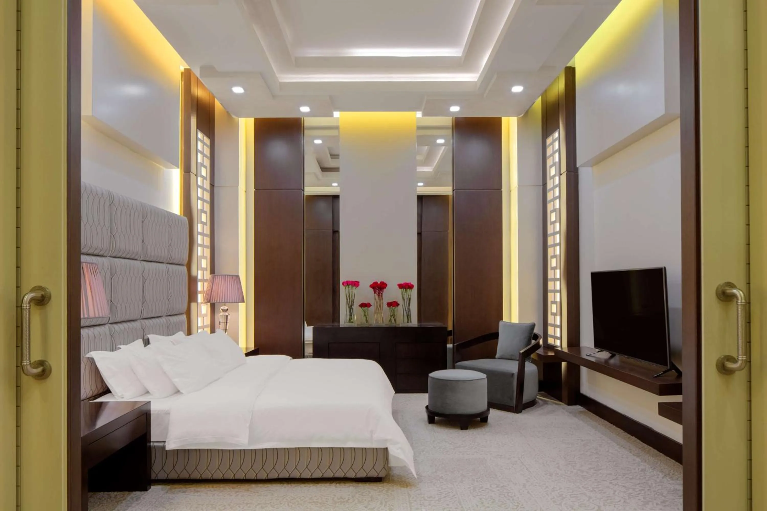 Photo of the whole room, Bed in Nofa Riyadh, A Radisson Collection Resort