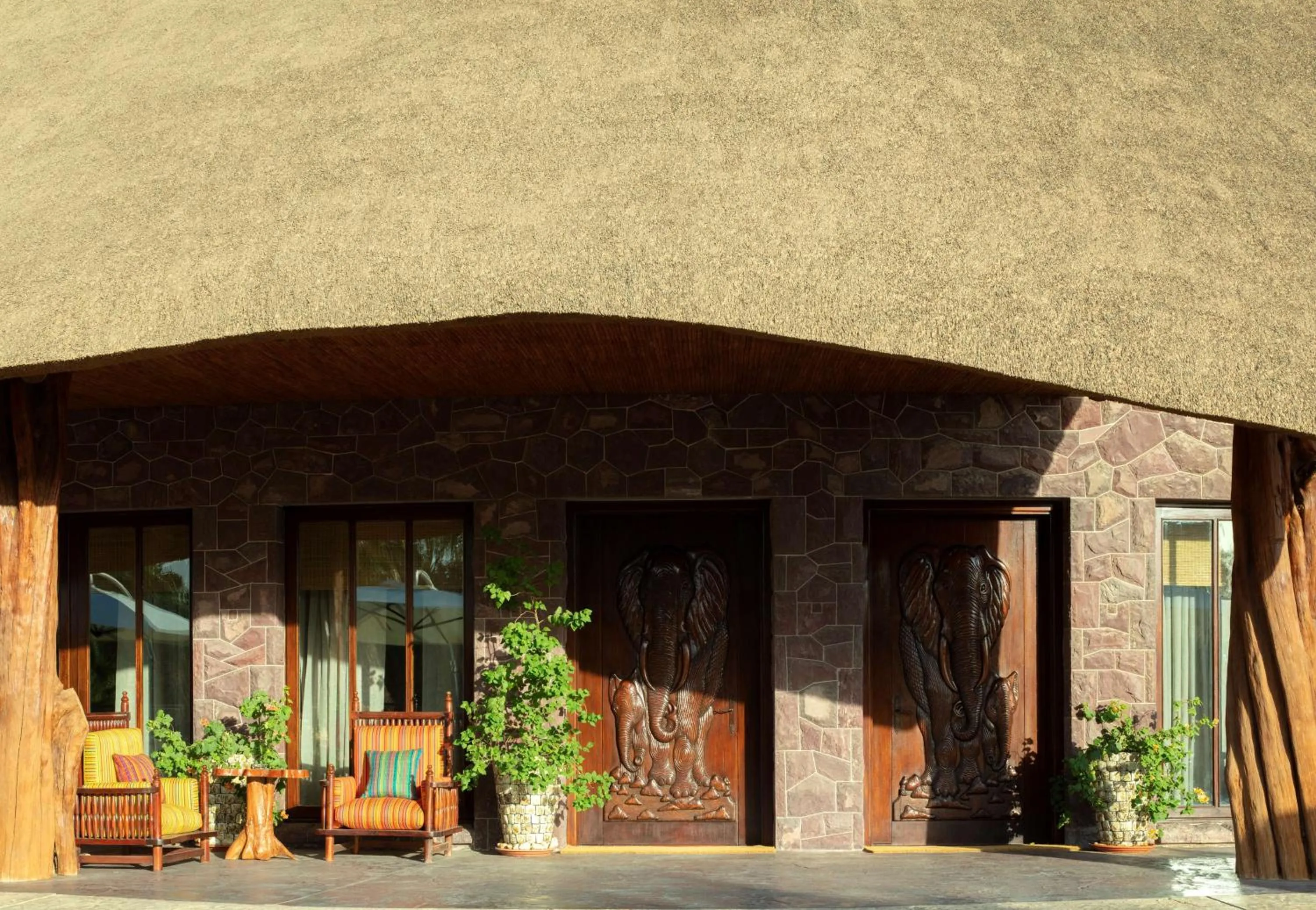 Lounge or bar in Nofa Riyadh, A Radisson Collection Resort