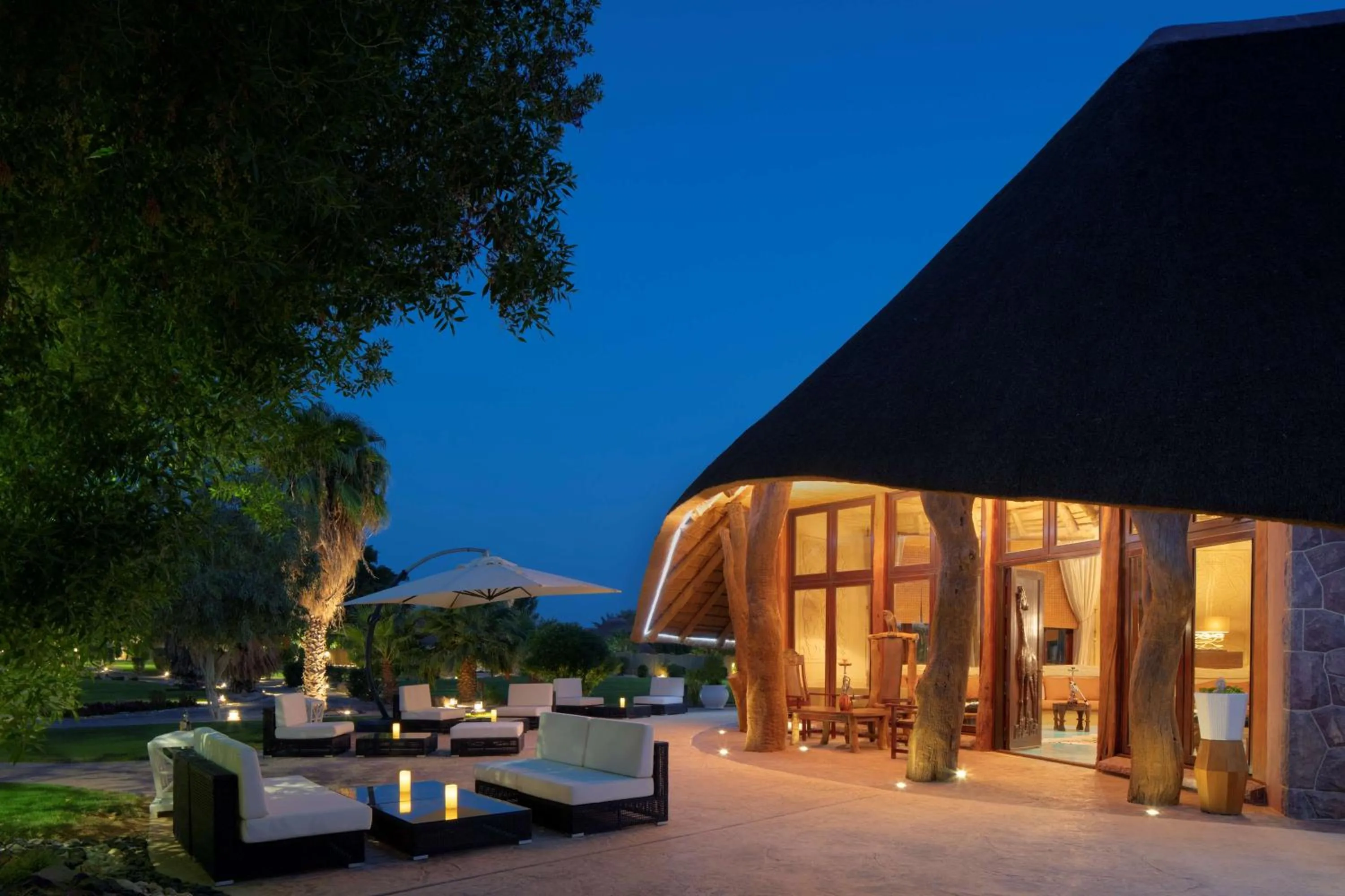 Lounge or bar in Nofa Riyadh, A Radisson Collection Resort