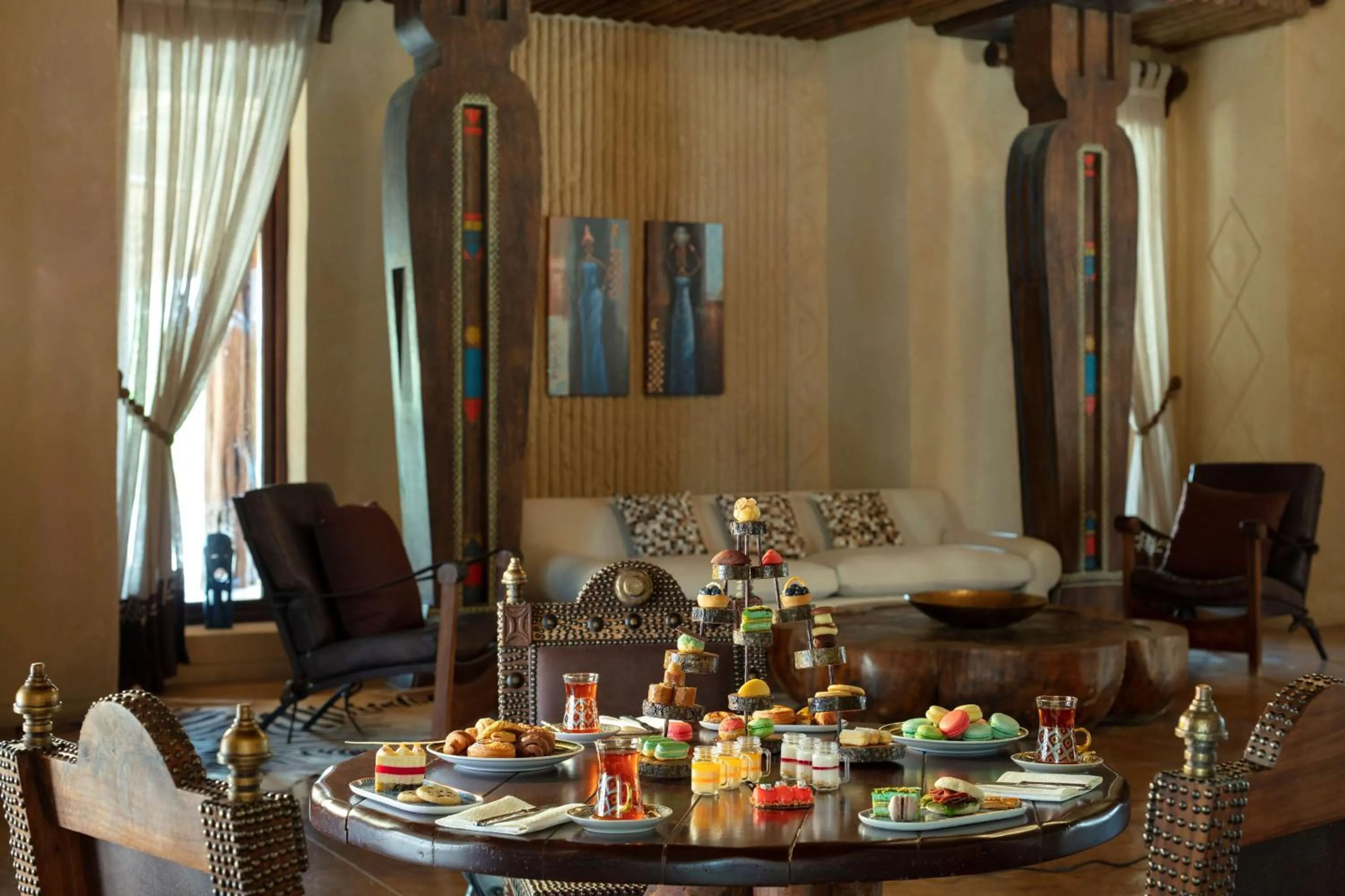 Lounge or bar in Nofa Riyadh, A Radisson Collection Resort