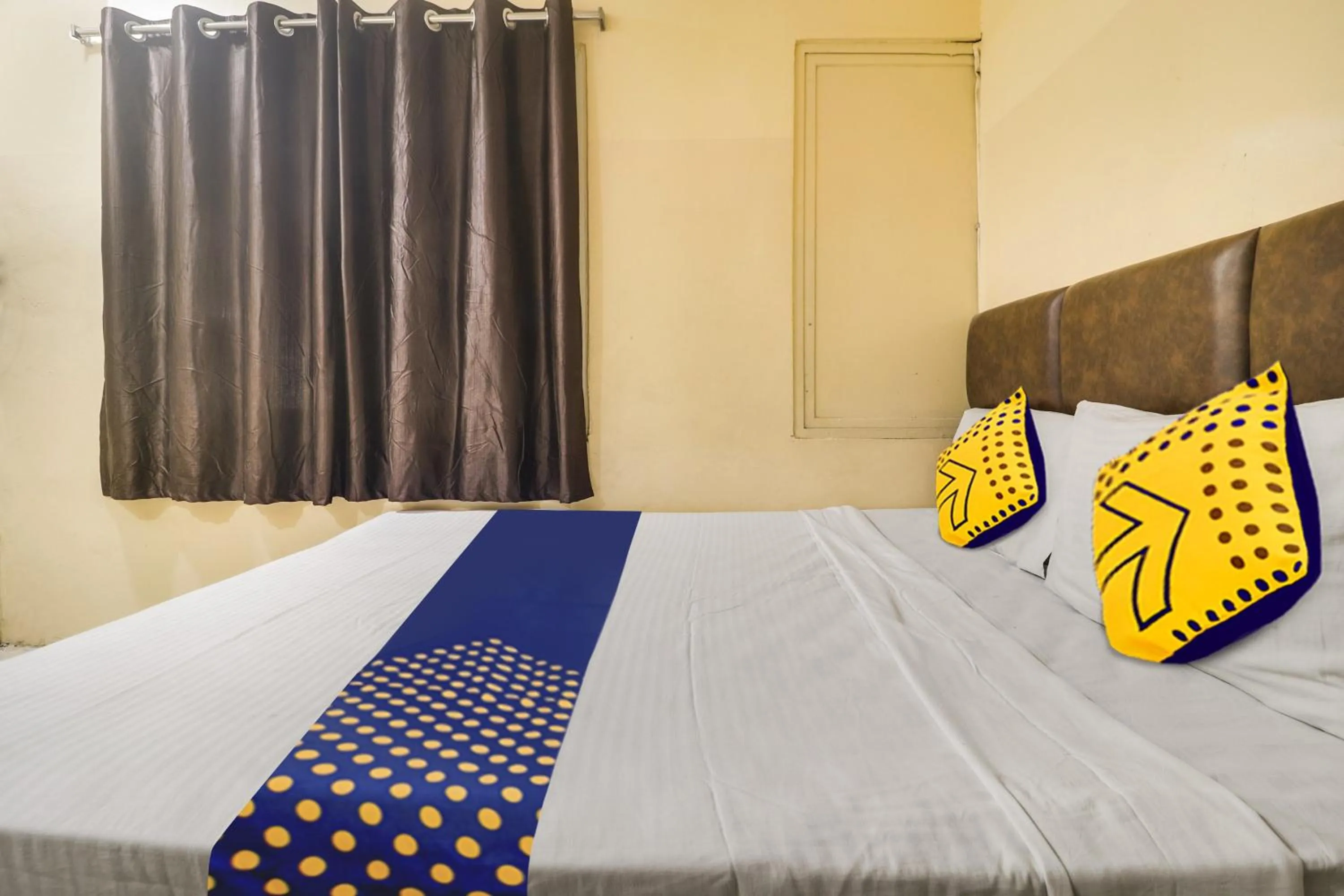 Bedroom, Bed in SPOT ON BHARGAV RESIDENCE