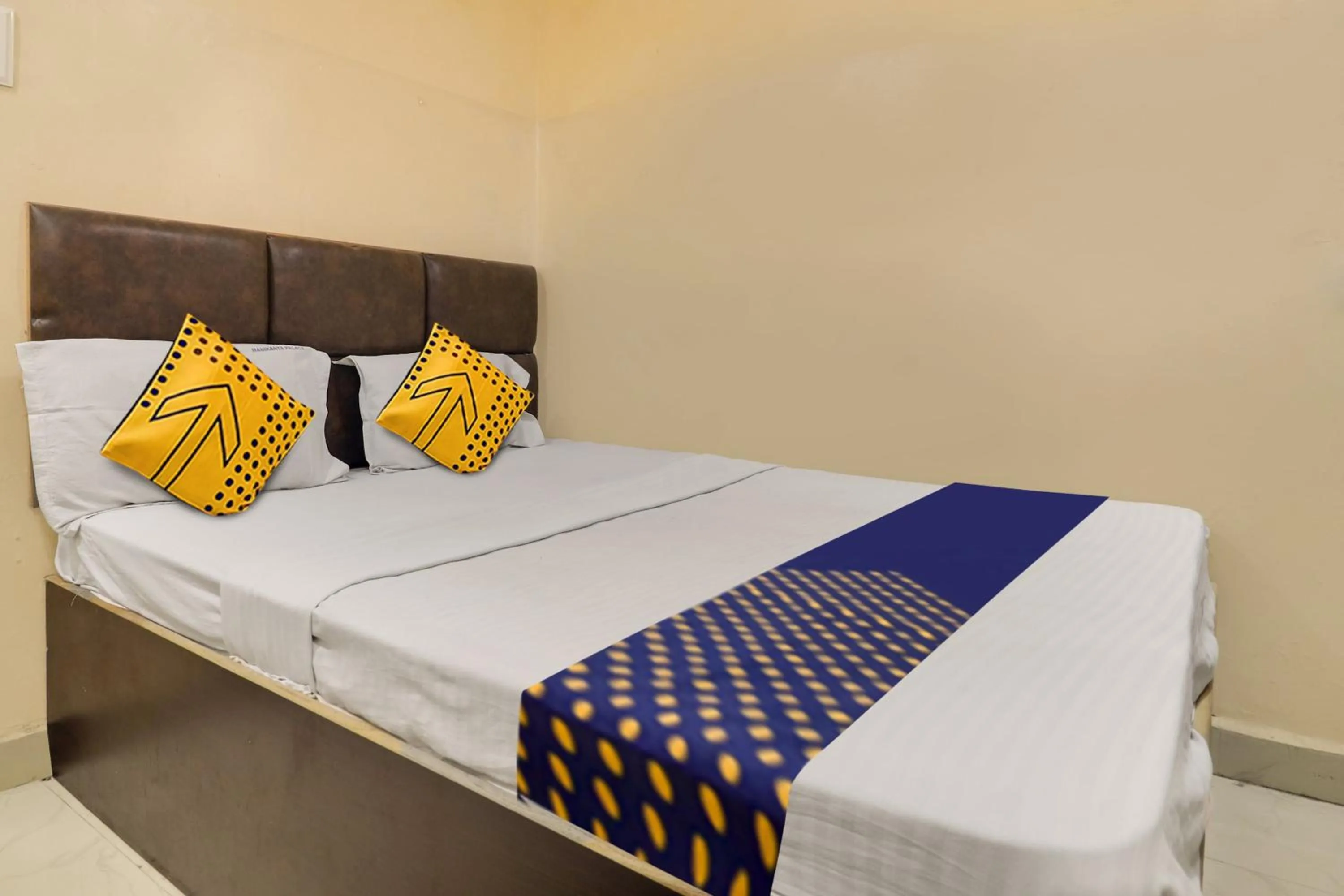 Bedroom, Bed in SPOT ON BHARGAV RESIDENCE