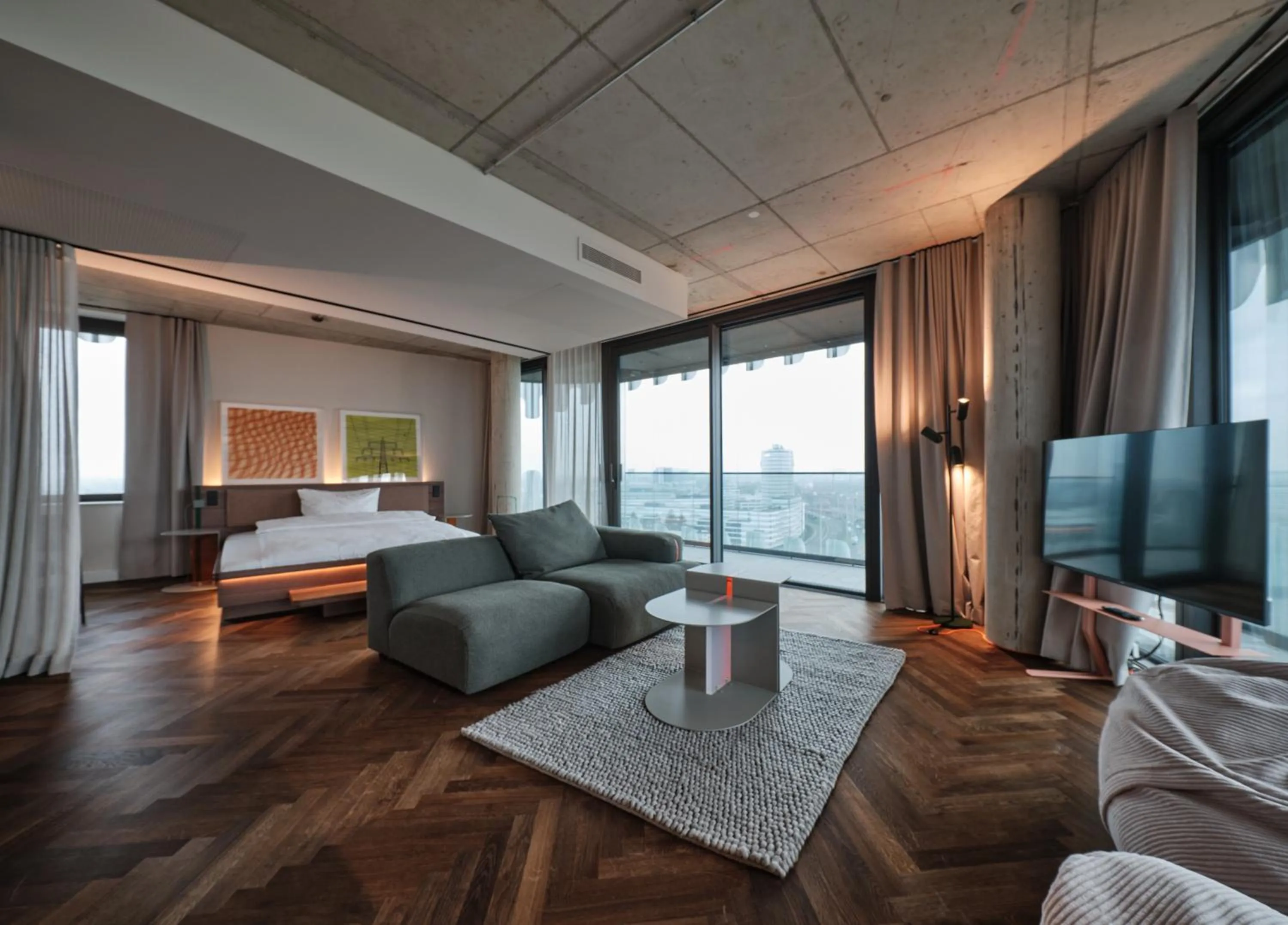 Bed in The Zipper Hotel und Apartments