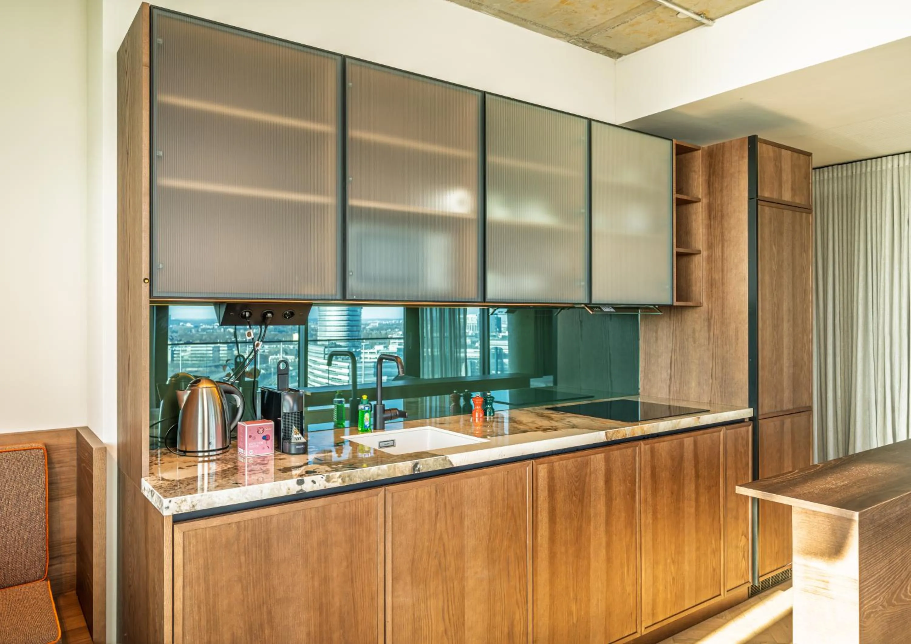 Coffee/tea facilities in The Zipper Hotel und Apartments