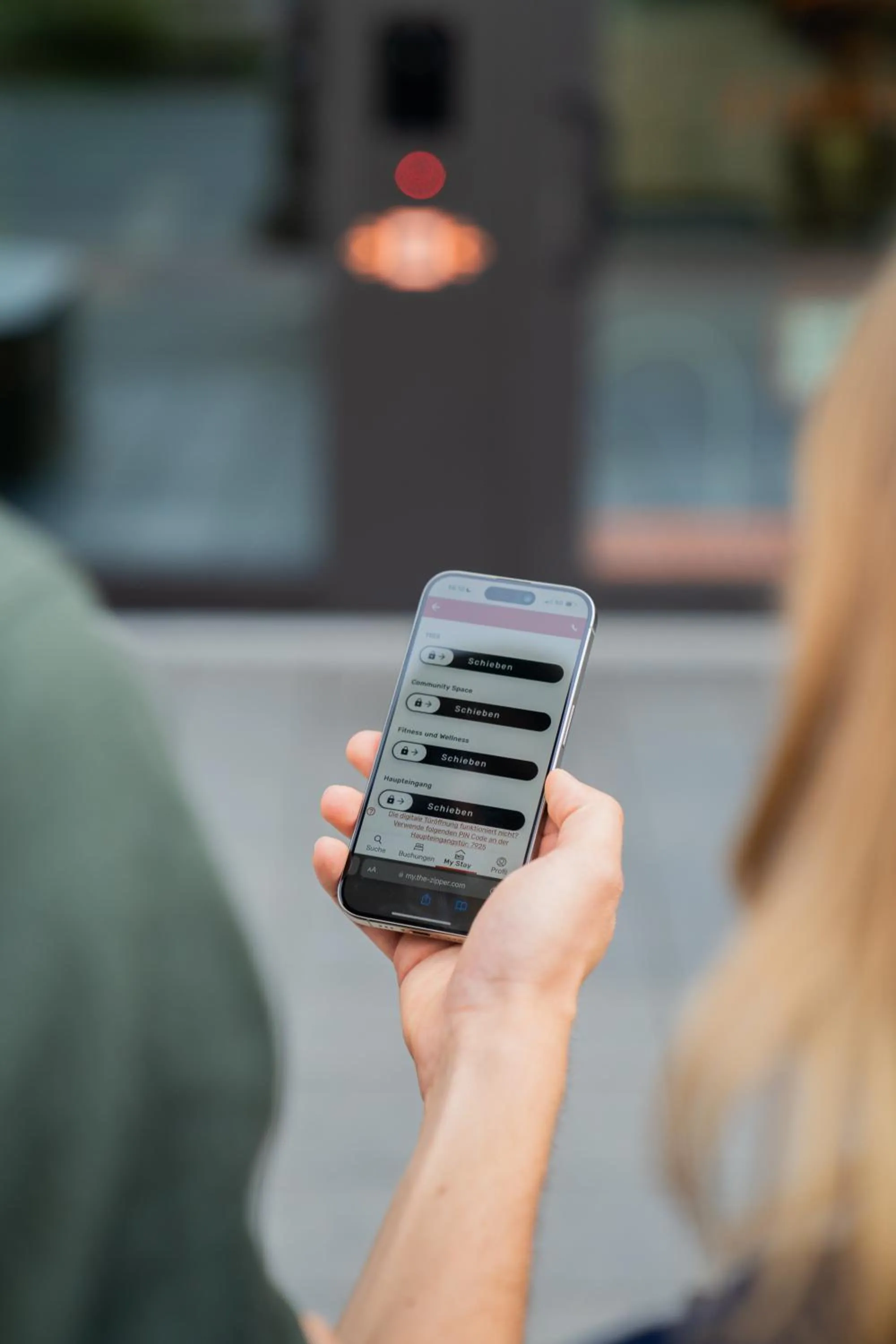Facade/entrance in The Zipper Hotel und Apartments