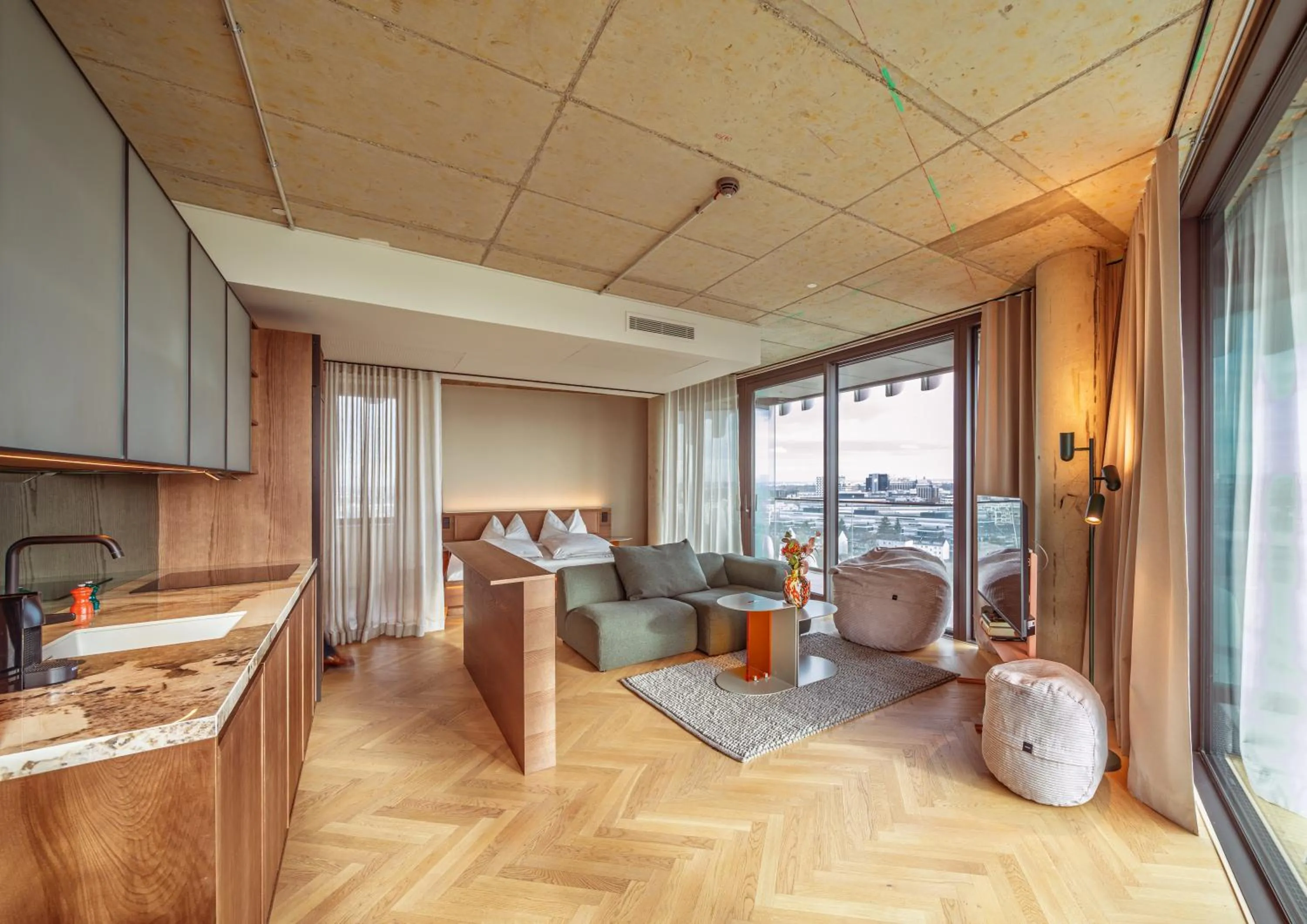 Bed in The Zipper Hotel und Apartments