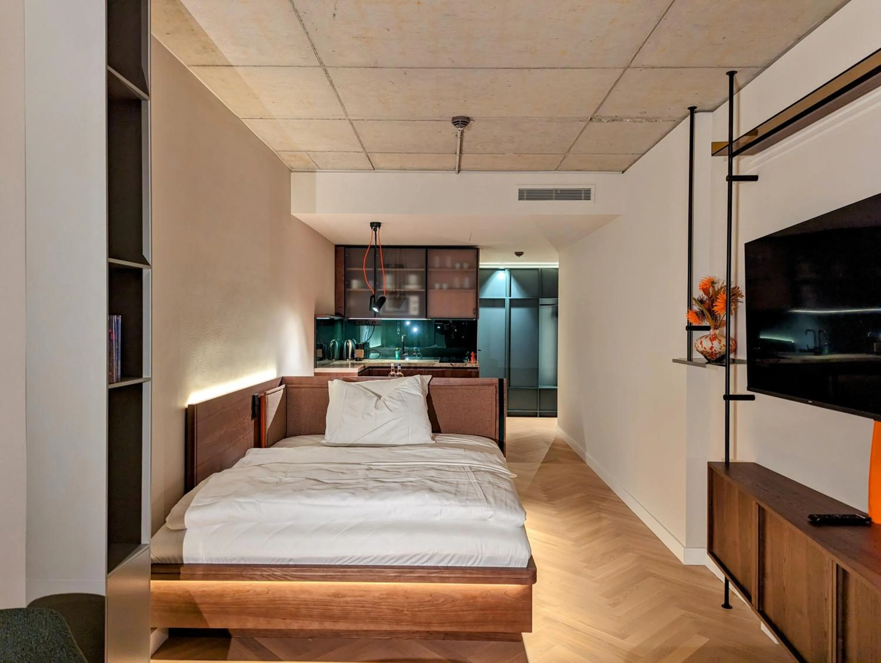 Bed in The Zipper Hotel und Apartments