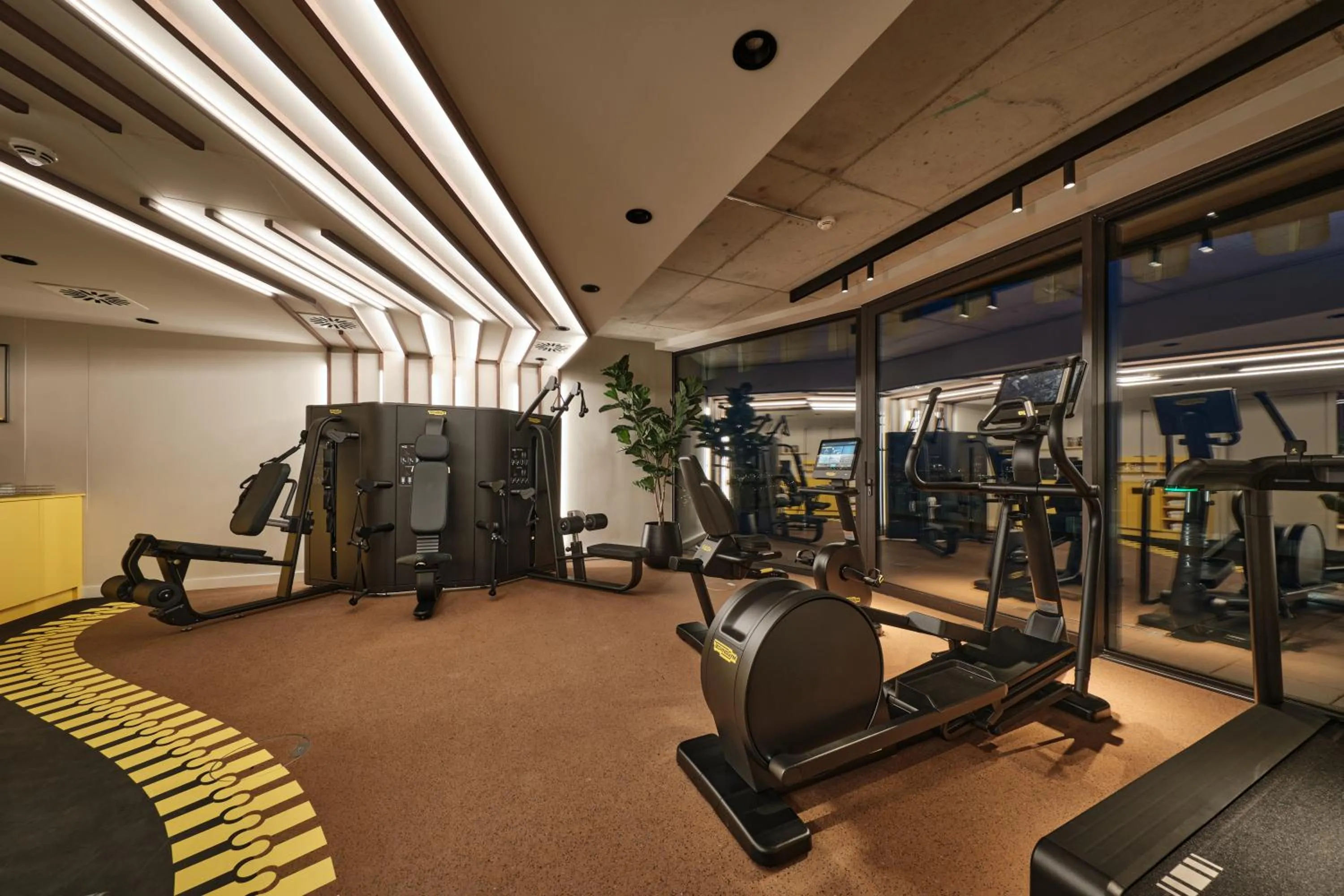 Fitness centre/facilities in The Zipper Hotel und Apartments